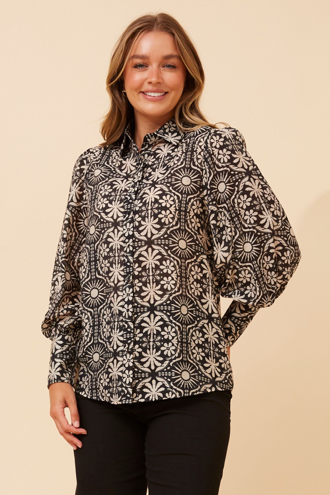 BELLE ABSTRACT PRINT SHIRT (Black)