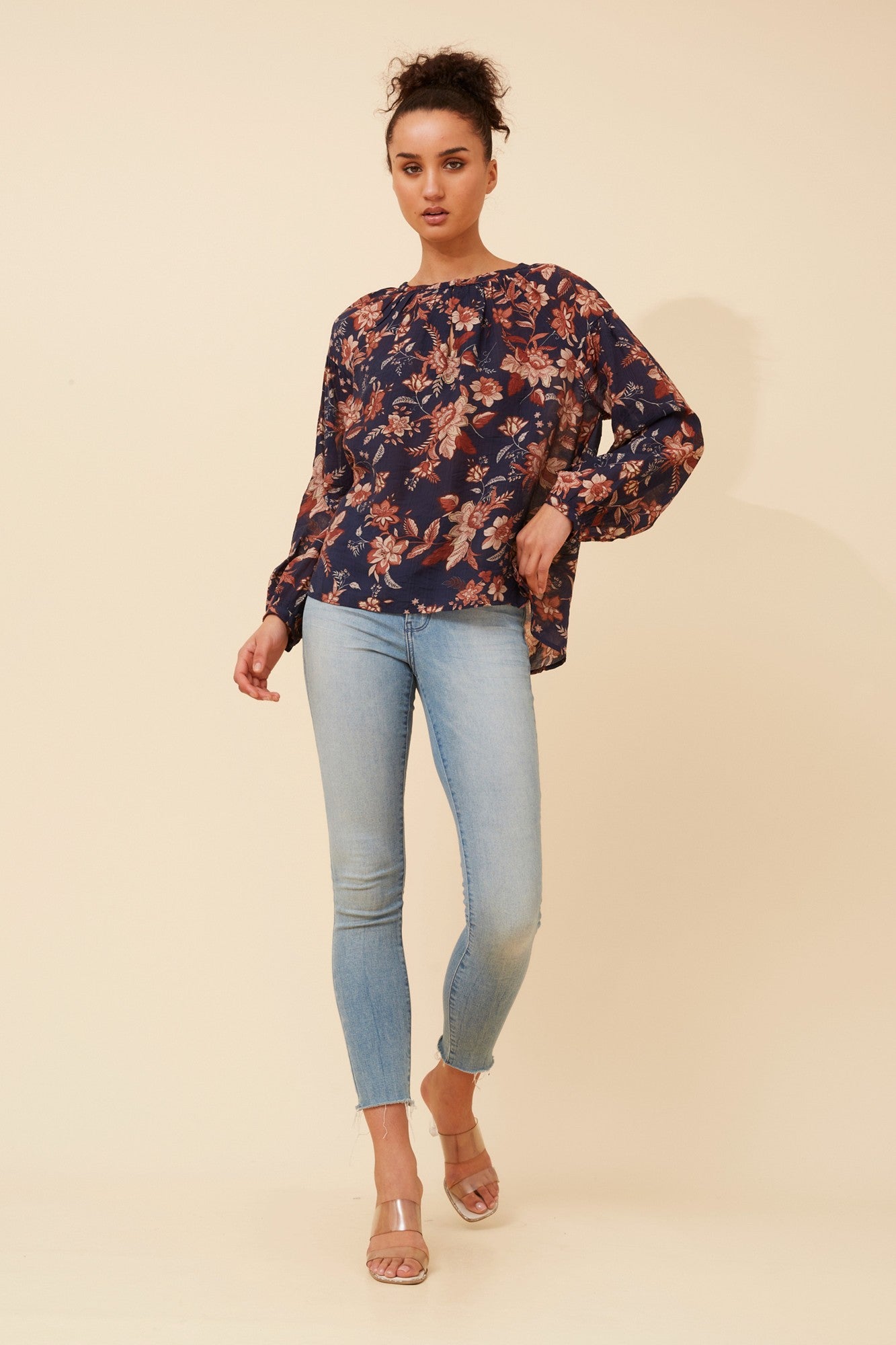 SINORA FLORAL BLOUSE (Navy)
