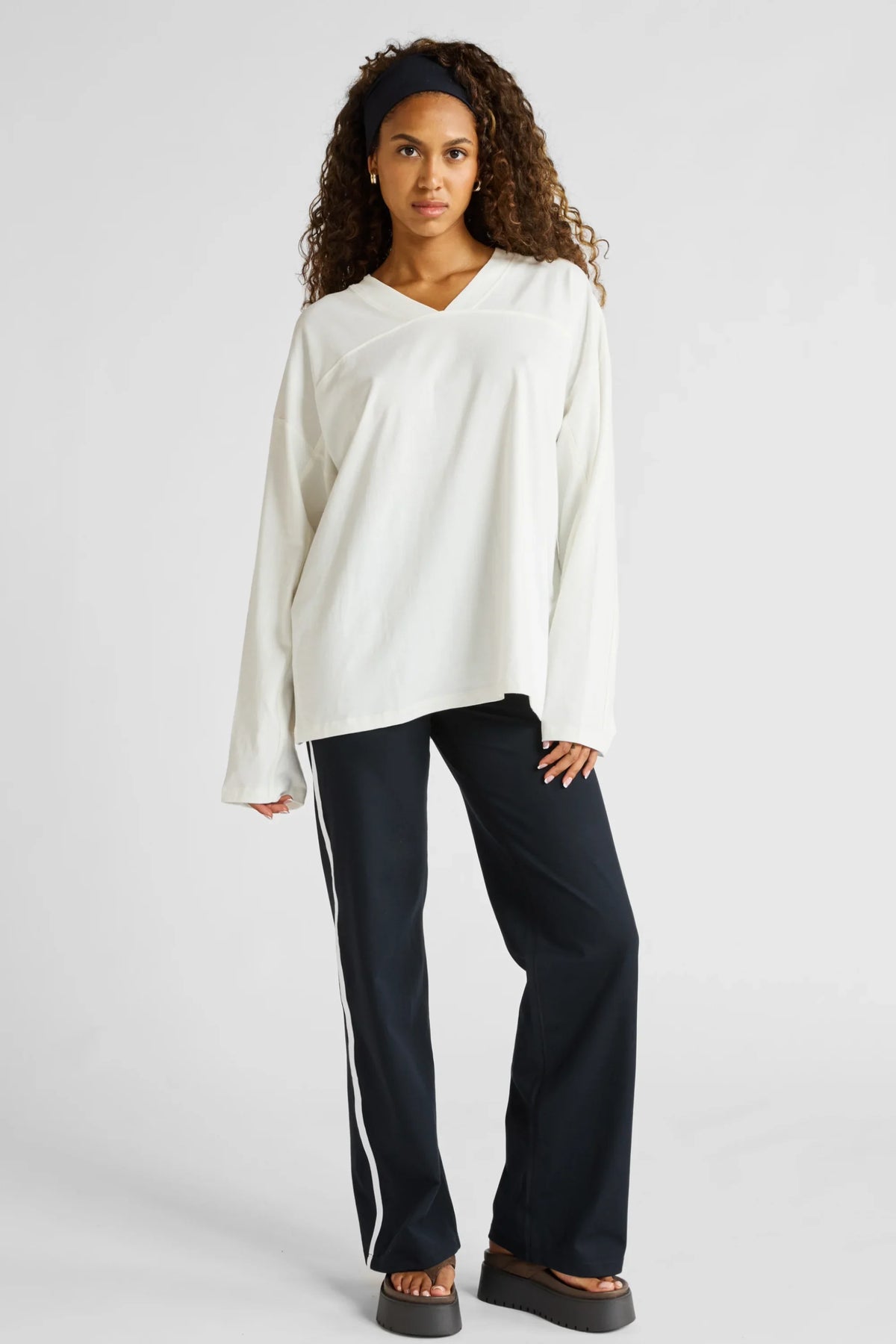 Oversized V-Neck Long Sleeve (Chalk)