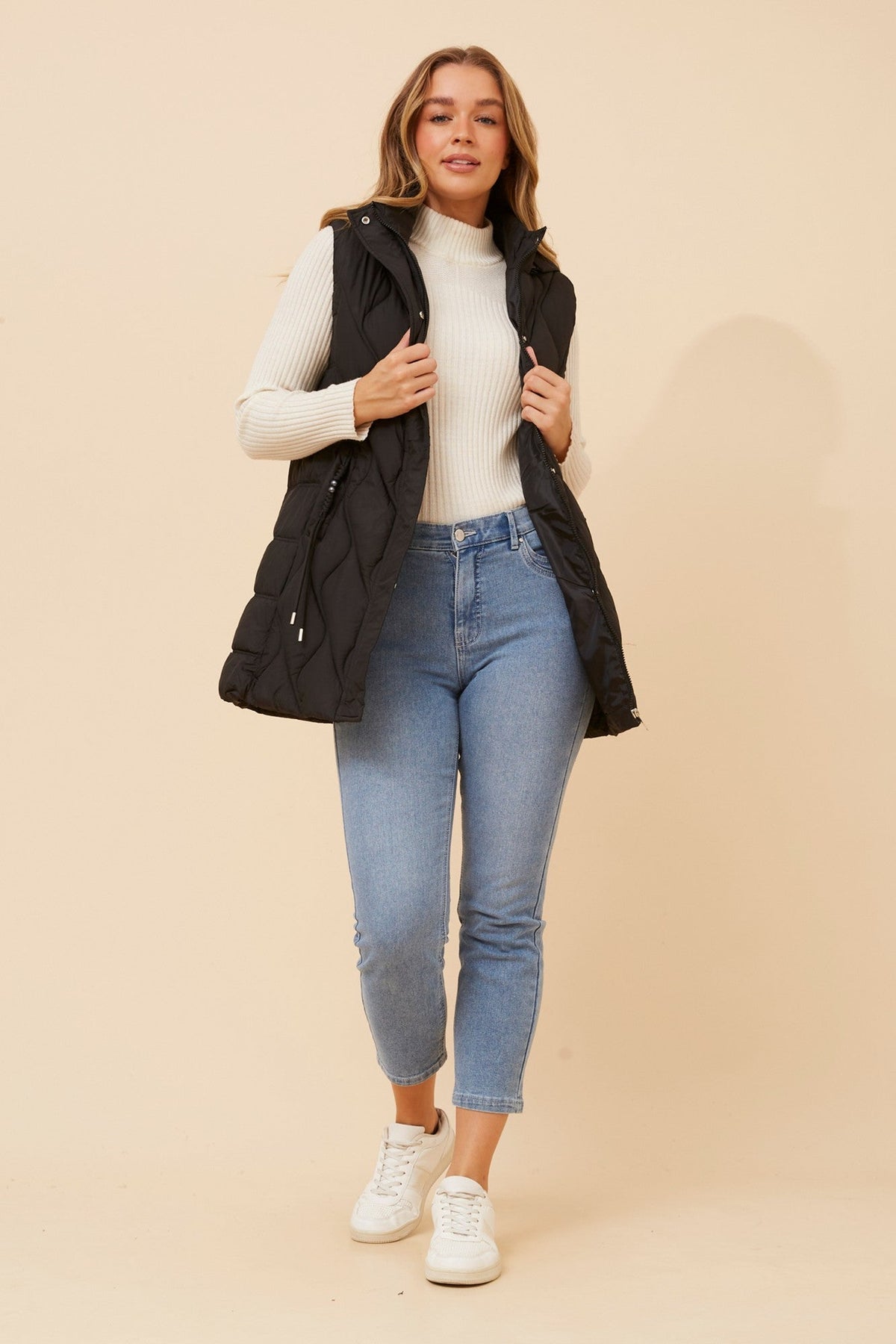 TILBA SOLID PUFFER VEST (Cement)