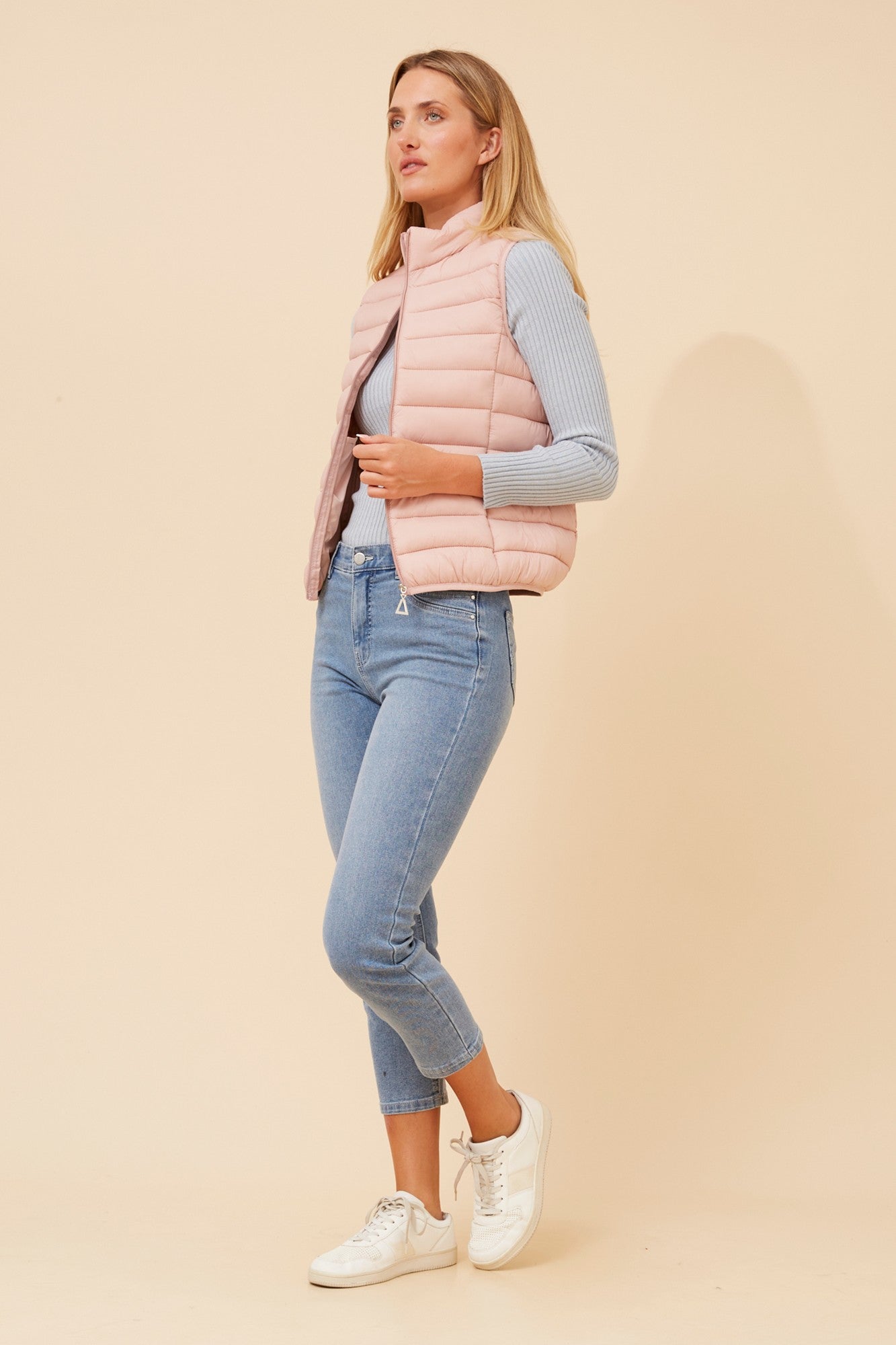 ZARLA PUFFER VEST (Black)