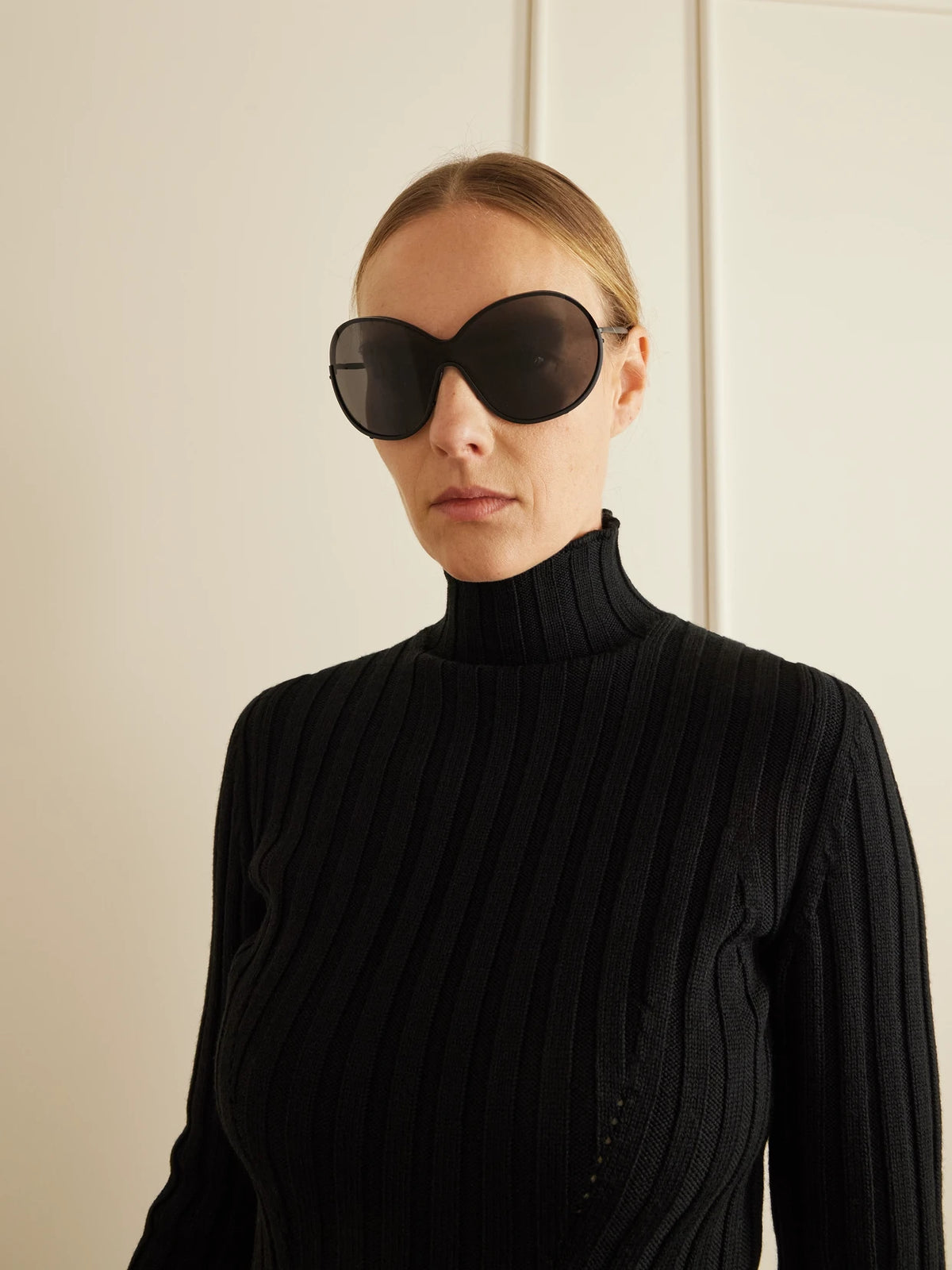 Image of Sunglasses. Product name - Mask Large Round-frame Metal Sunglasses in Black colour by brand - Alaïa
