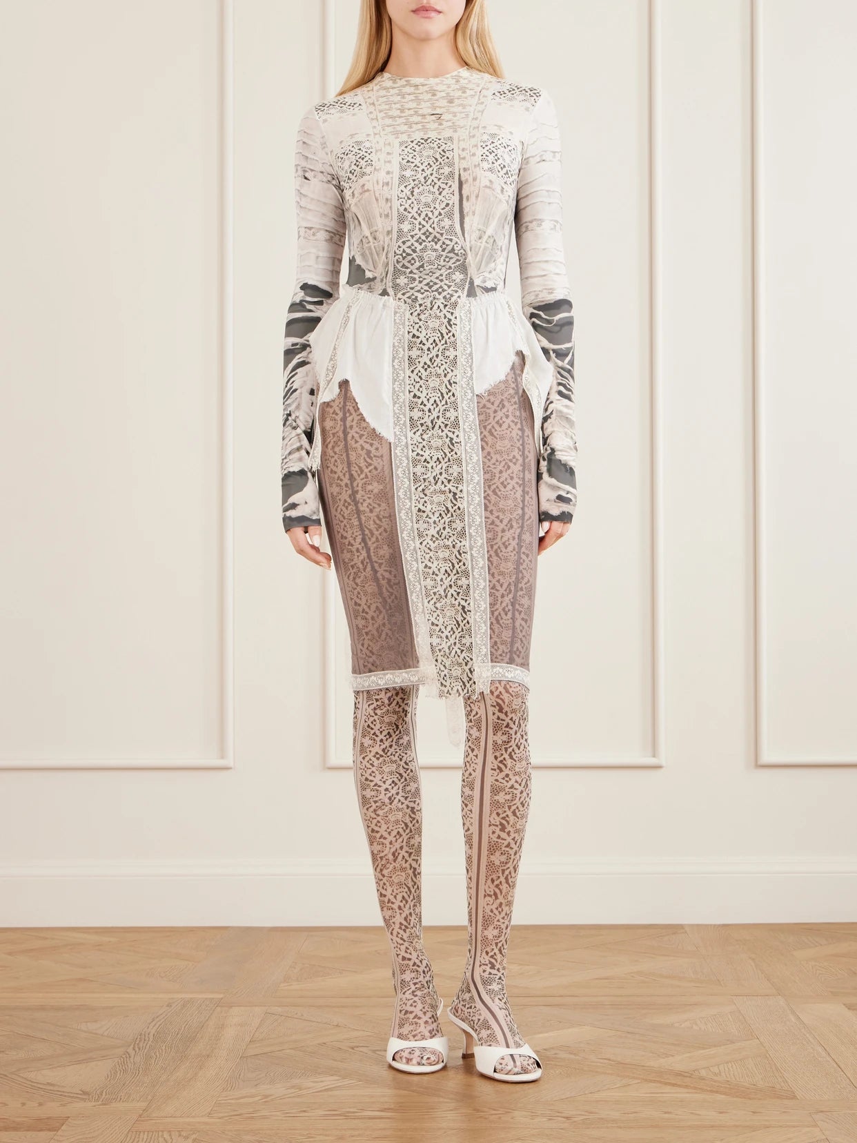 Past Edges Lace-effect Mesh Tights