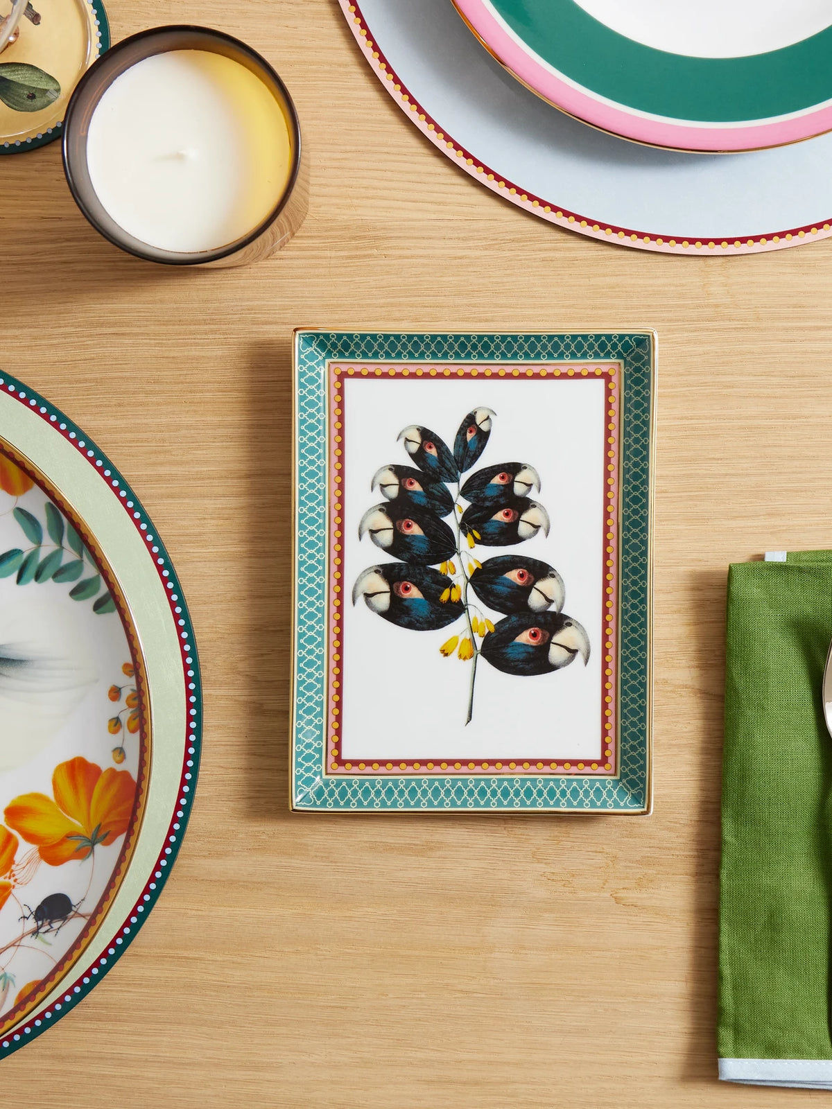 Image of Decor. Product name - + Beto Val Gold-plated Porcelain Tray in White colour by brand - La DoubleJ