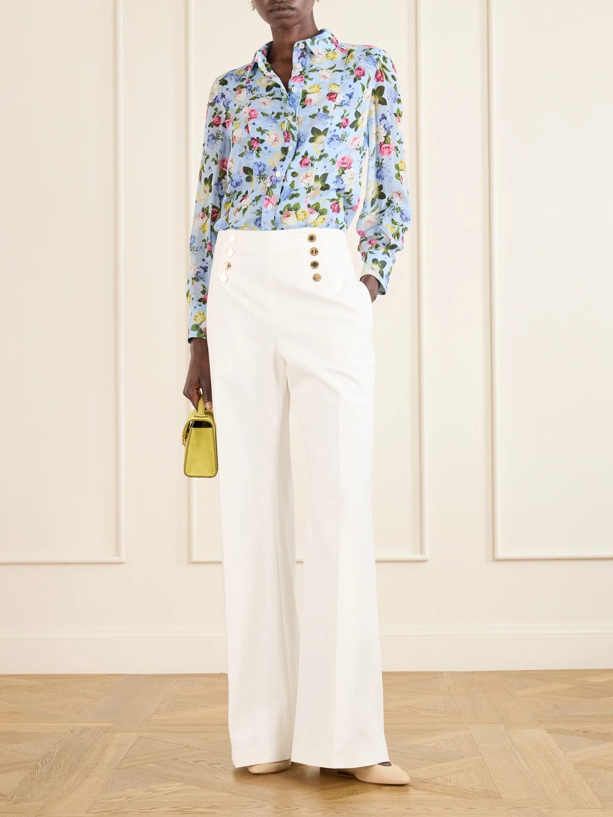 Image of a model wearing Pants. Product name - Alba Cotton-blend Wide-leg Pants in White colour by brand - Carolina Herrera
