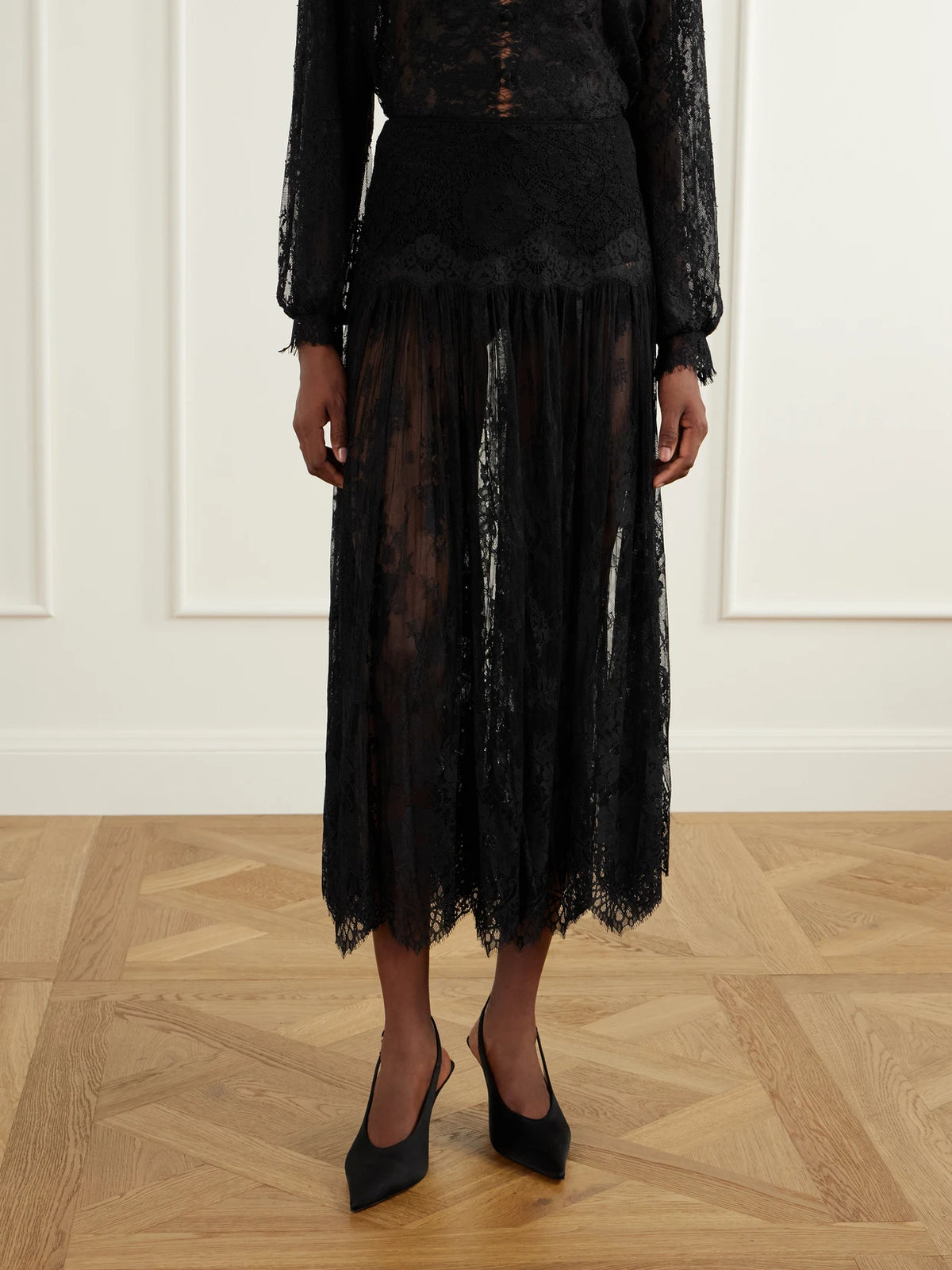 DÔEN Giorgine Scalloped Lace Midi Skirt