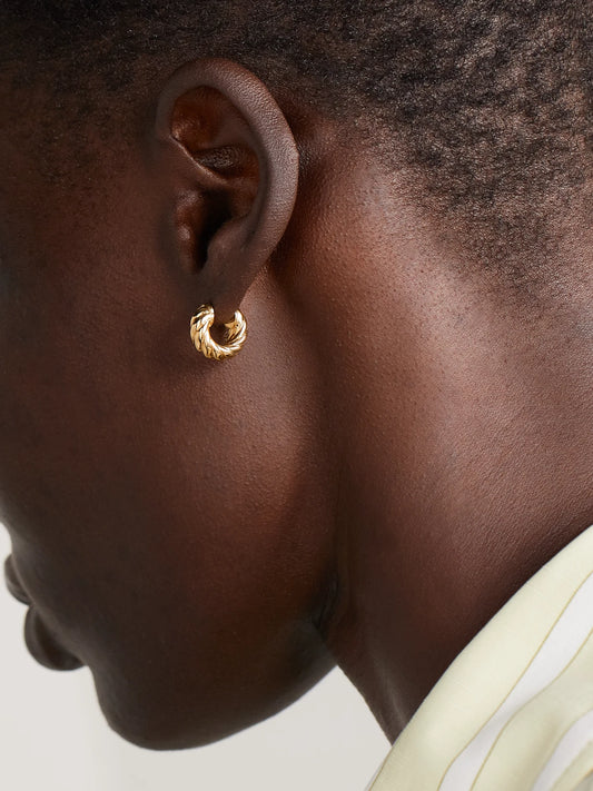 Image of Earrings. Product name - Sculpted Cable 18-karat Gold Hoop Earrings in Multi colour by brand - David Yurman