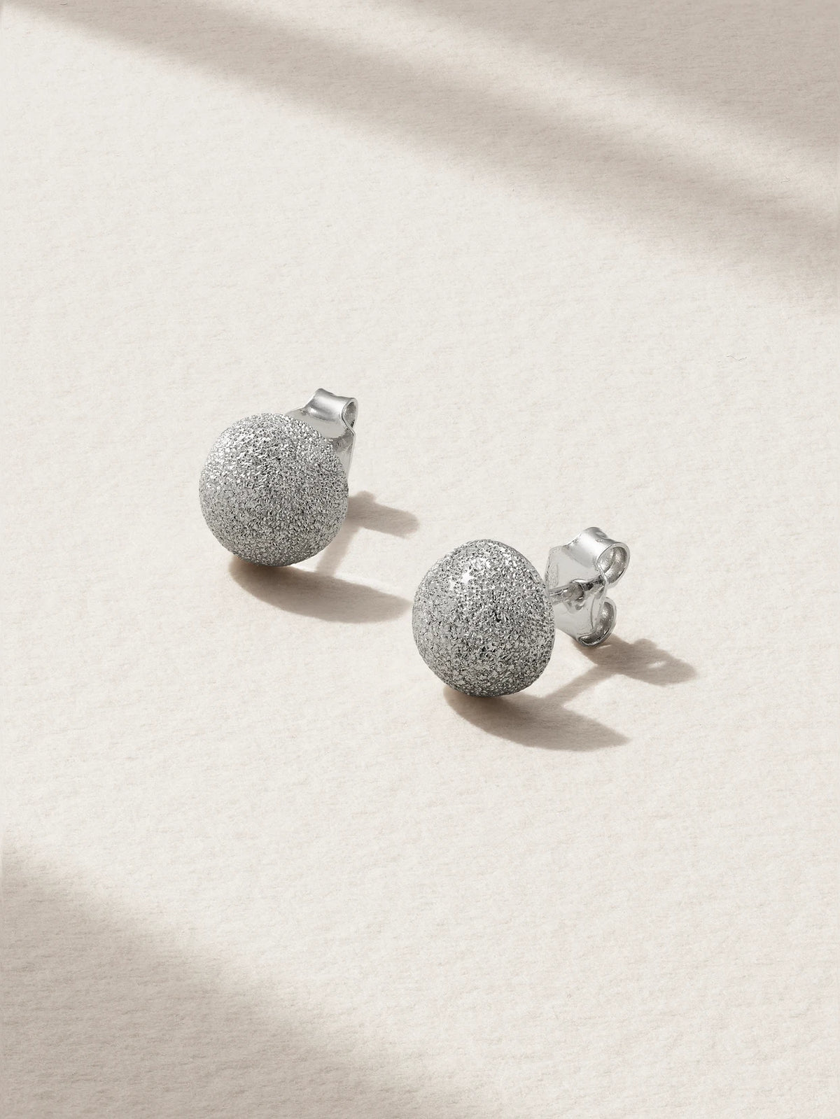 Florentine Finish Medium 18-karat White Gold Earrings