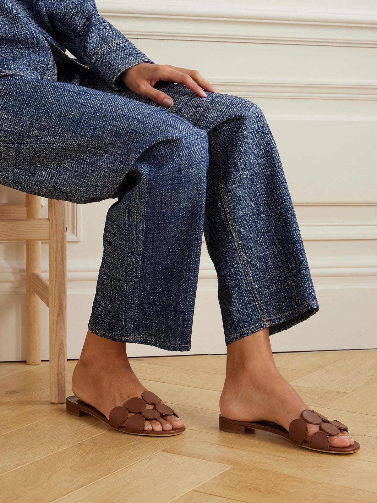 Haribalmu 10 Cutout Leather Slides