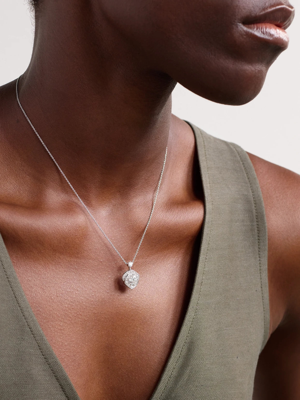 Image of Necklaces. Product name - Frozen Kiss 18-karat White Gold Diamond Necklace in Multi colour by brand - David Morris