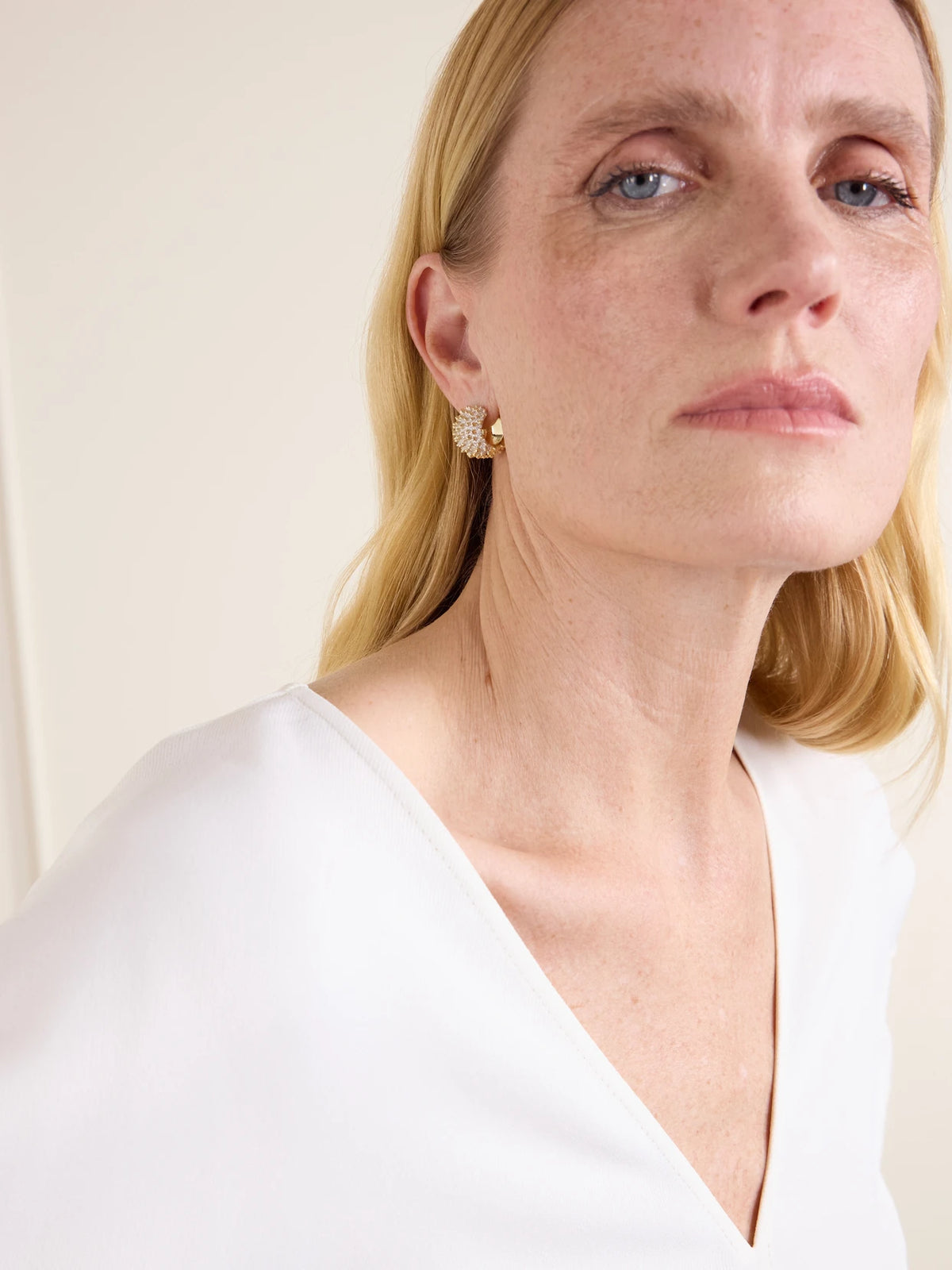 Image of Earrings. Product name - Créoles Picots 18-karat Gold Diamond Hoop Earrings in Multi colour by brand - Yvonne Léon