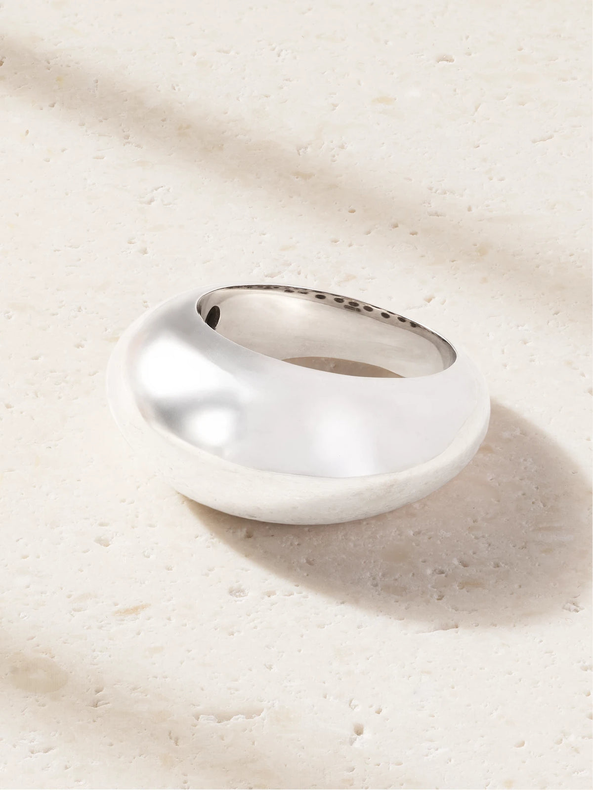 Inflatable 18-karat White Gold Ring