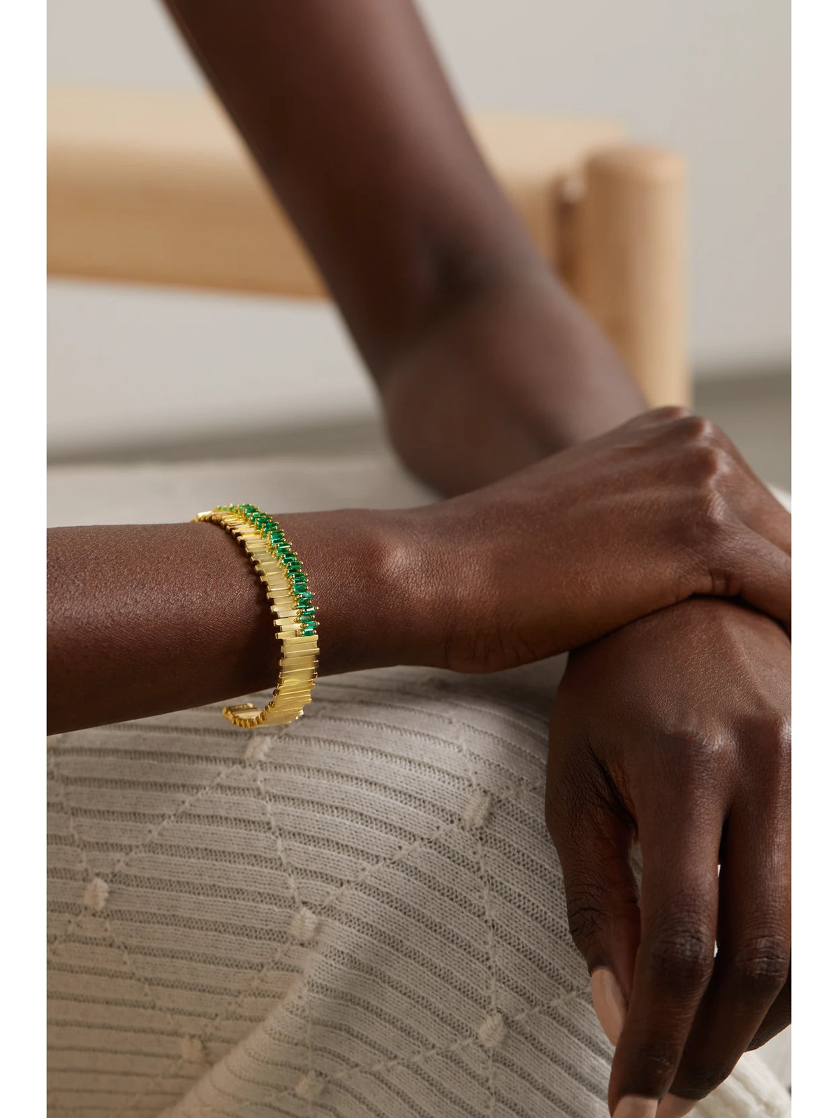Image of Bracelets. Product name - 18-karat Gold Emerald Bangle in Multi colour by brand - Suzanne Kalan