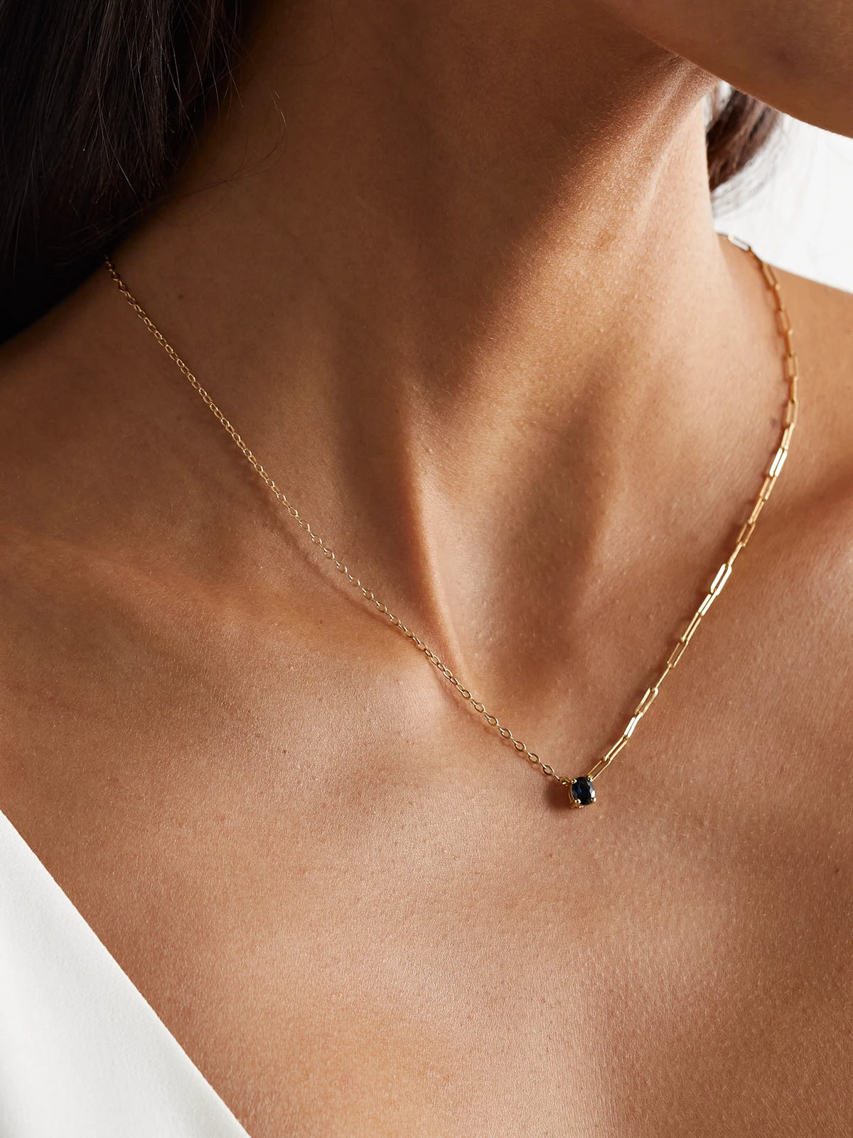 Image of Necklaces. Product name - 18-karat Gold Sapphire Necklace in Blue colour by brand - Yvonne Léon