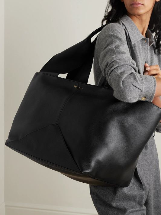 Image of Bags. Product name - Market Weekend Leather Tote in Black colour by brand - Métier