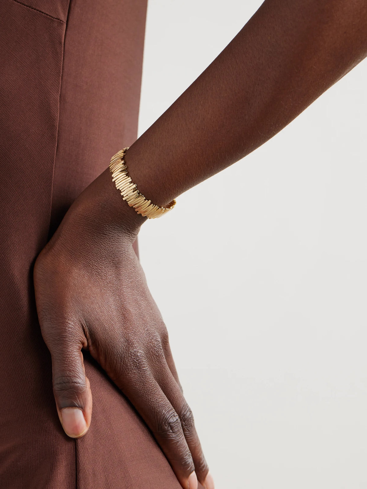 Image of Bracelets. Product name - 18-karat Gold Bangle in Multi colour by brand - Suzanne Kalan