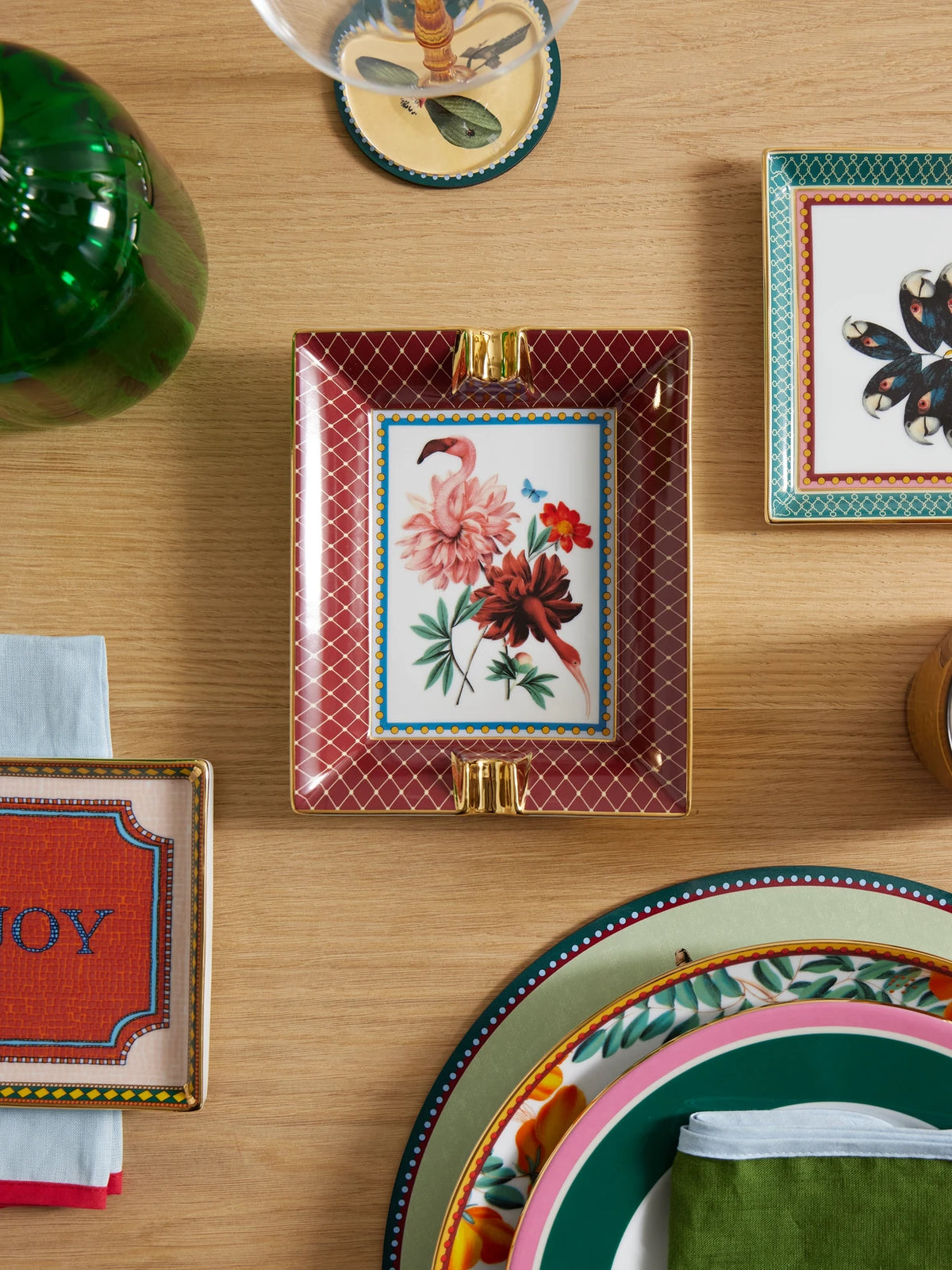 Image of Decor. Product name - + Beto Val Gold-plated Porcelain Ashtray in Red colour by brand - La DoubleJ