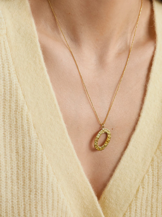 Image of Necklaces. Product name - Initial 18-karat Gold Necklace in O colour by brand - Jennifer Meyer