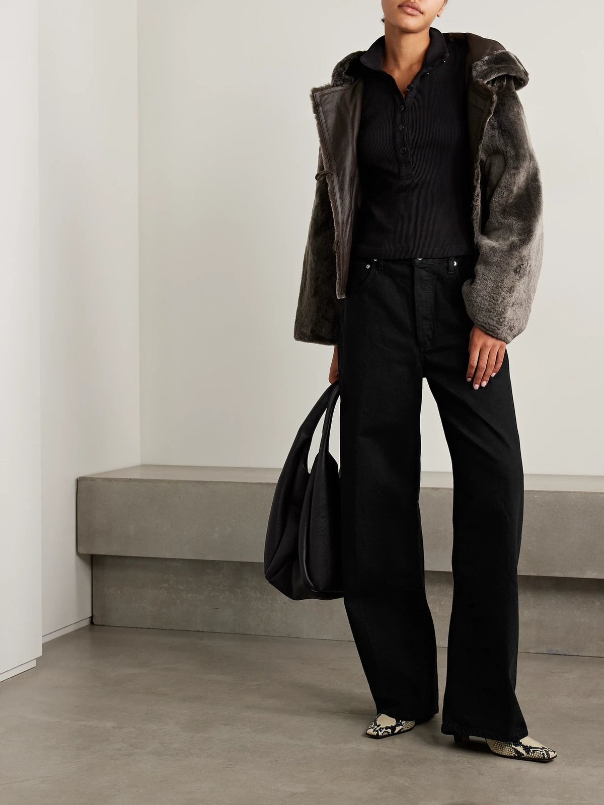Image of Jeans. Product name - Ayla Baggy Mid-rise Jeans in Black colour by brand - Citizens of Humanity