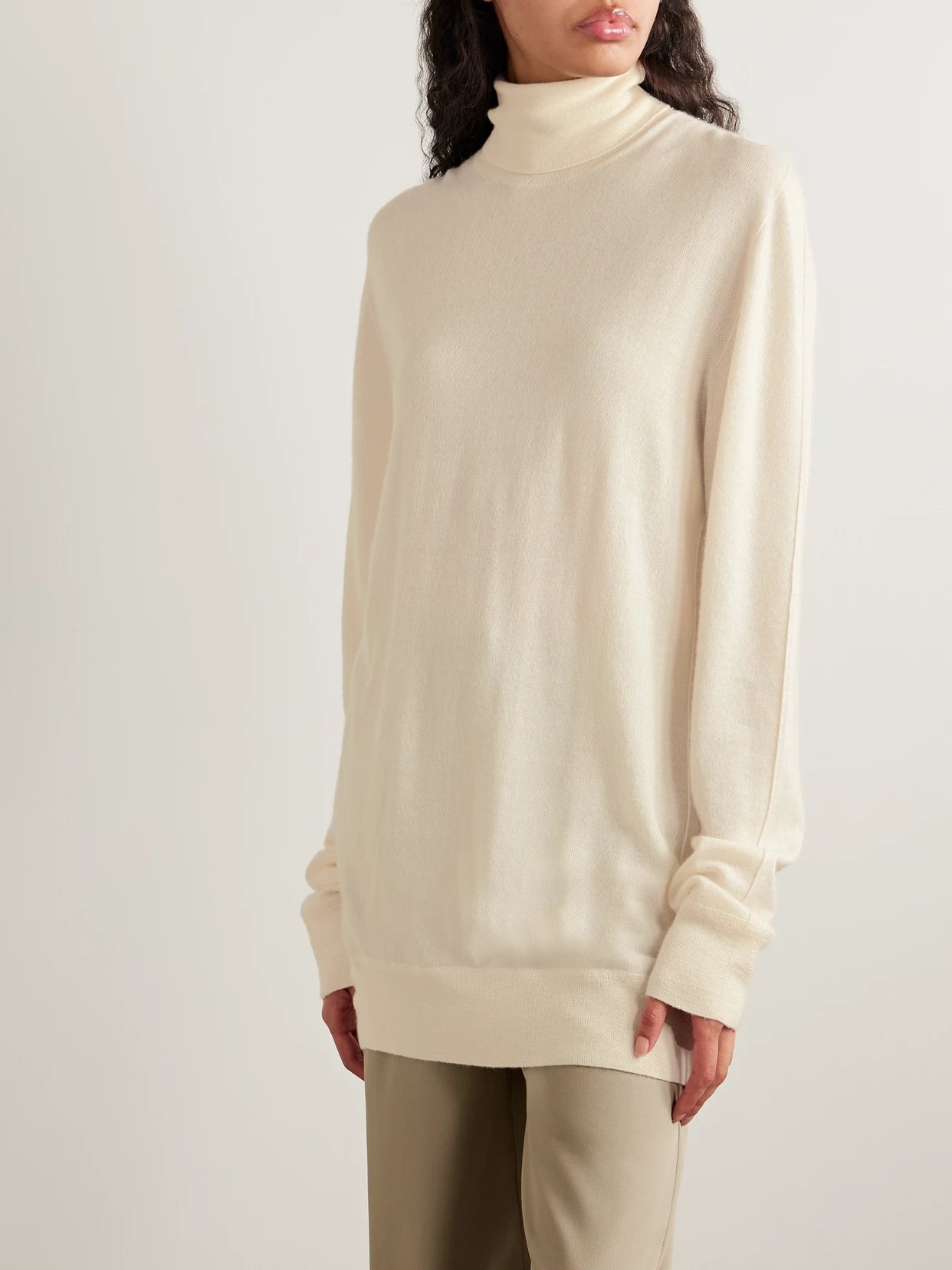 Lizzy Oversized Cashmere Turtleneck Sweater