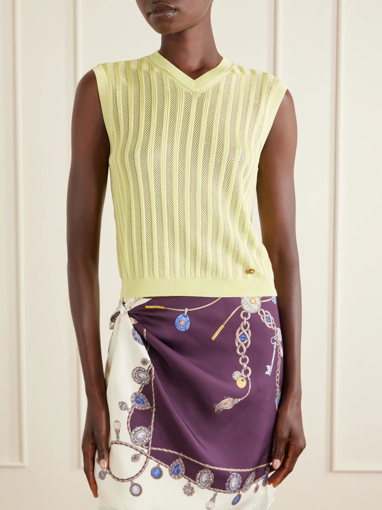 Medusa-embellished Ribbed Mesh Vest
