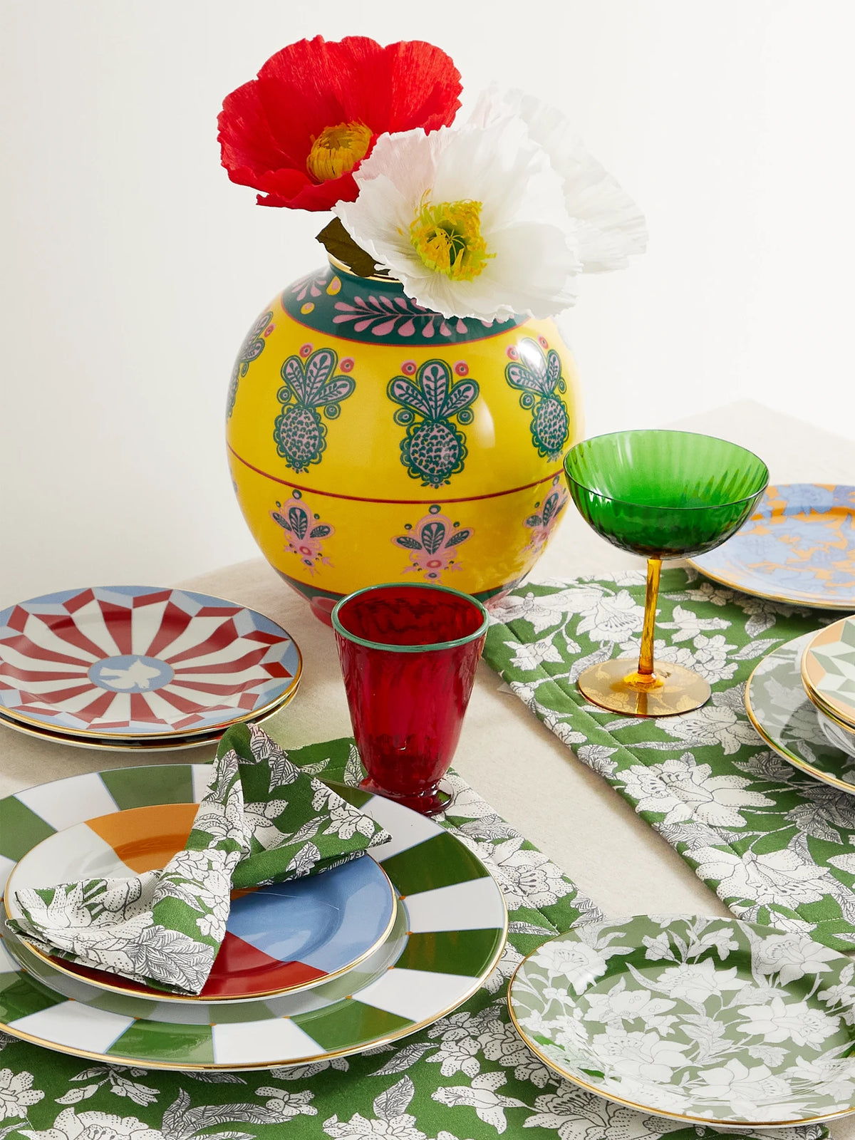 Image of Tableware. Product name - Set Of Six Gold-plated Porcelain Dessert Plates in Red colour by brand - La DoubleJ