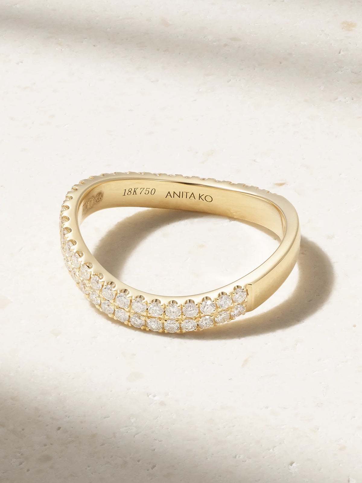 Curved 18-karat Gold Diamond Ring
