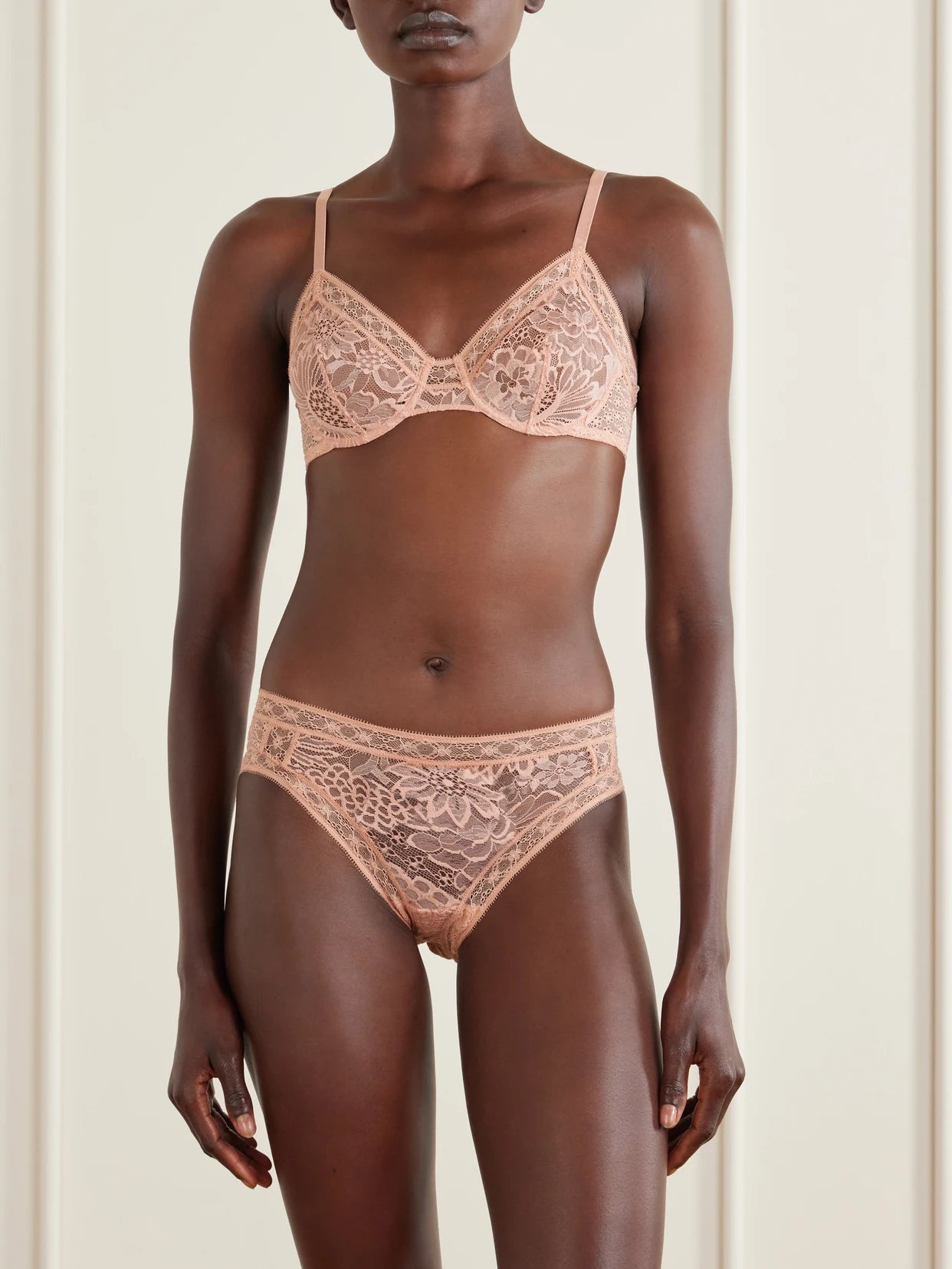 Somptueuse Lace Underwired Balconette Bra