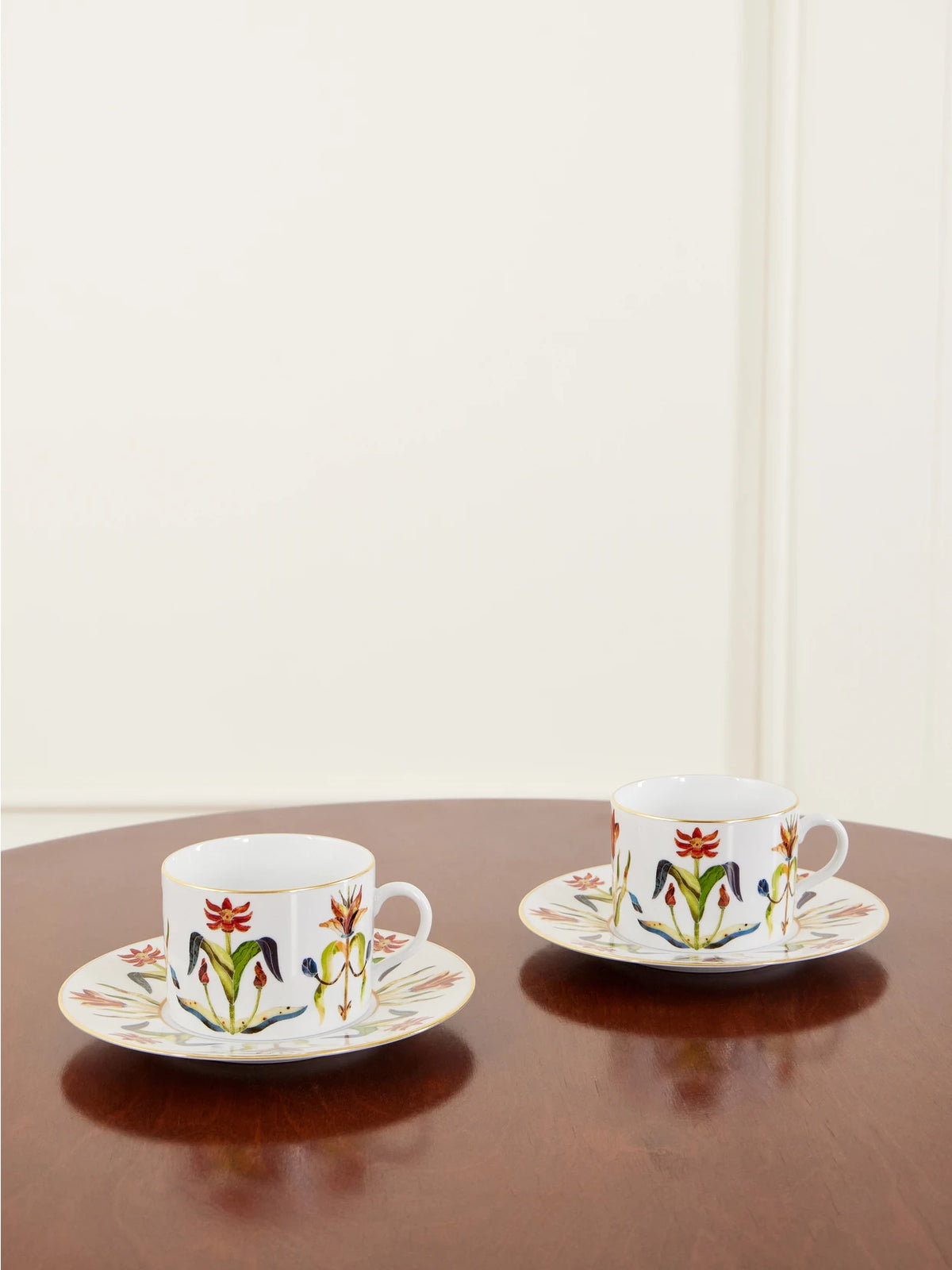 Grand Tour Set Of Two Gold-plated Porcelain Teacup And Saucer