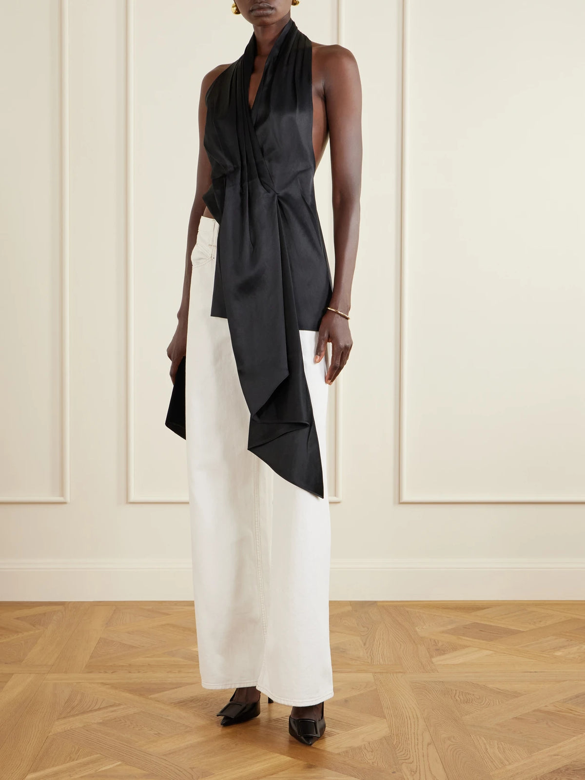 Image of Heels. Product name - Viv Ville 85 Buckled Leather Pumps in Black colour by brand - Roger Vivier
