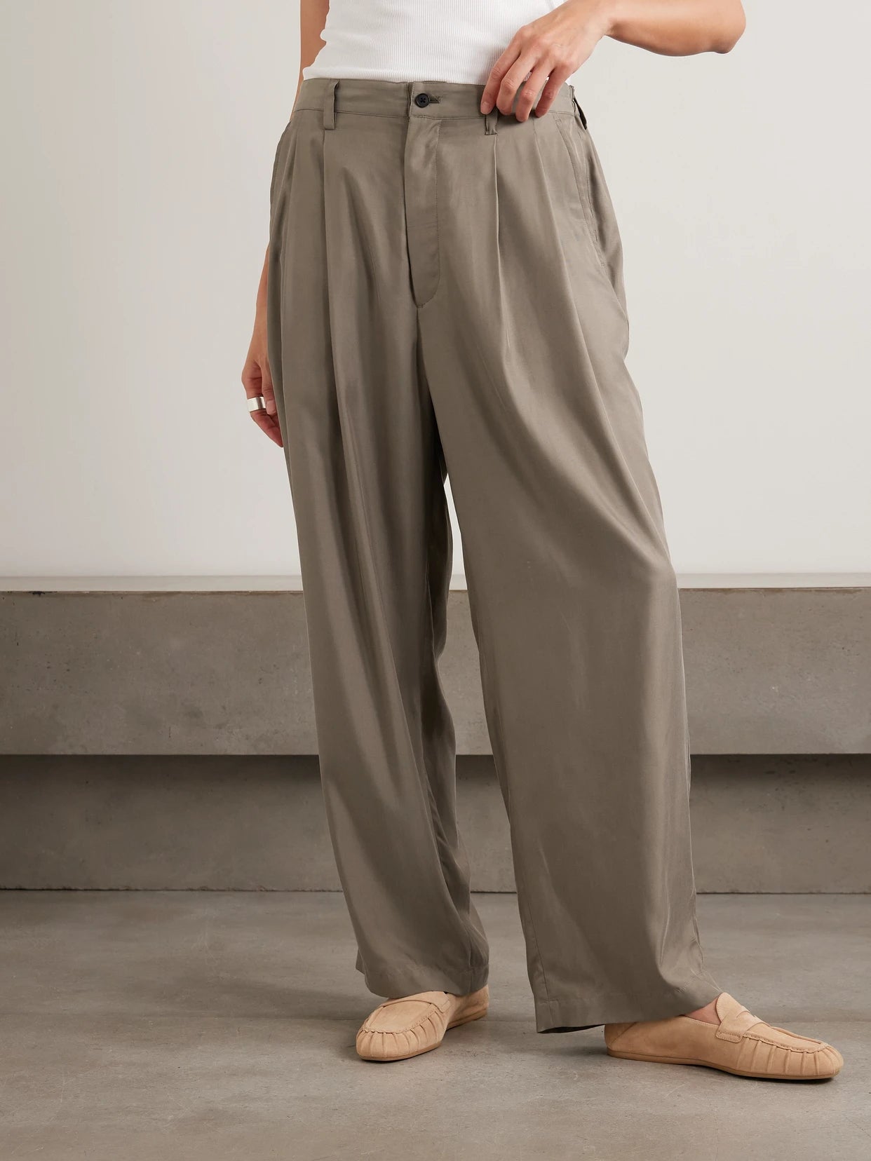 Pleated Twill Wide-leg Pants