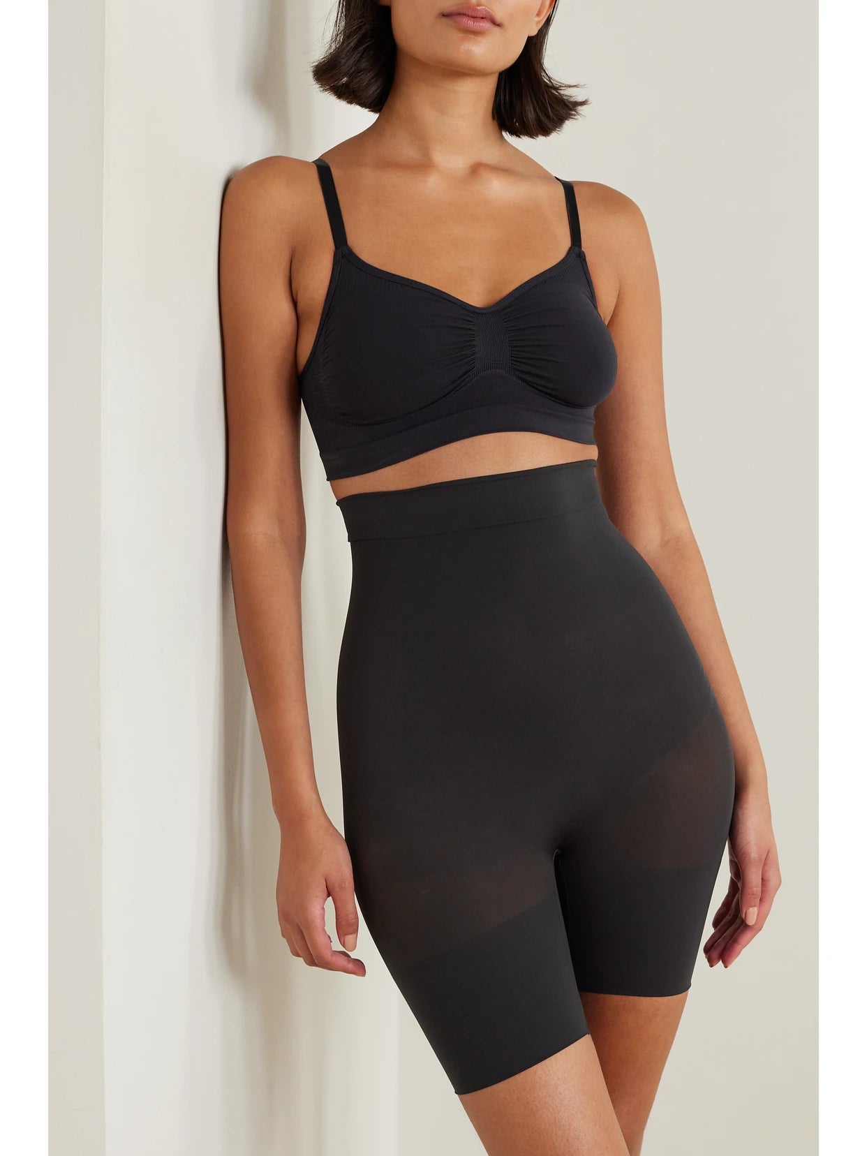 Seamless Sculpt Mid Thigh Shorts - Onyx