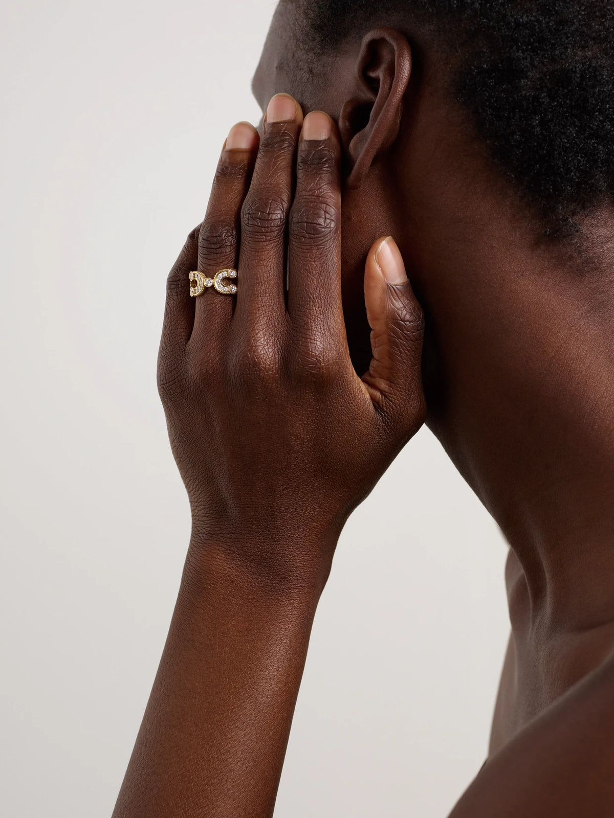 Image of Rings. Product name - Magnetic Enchainé 18-karat Diamond Ring in Gold colour by brand - Viltier