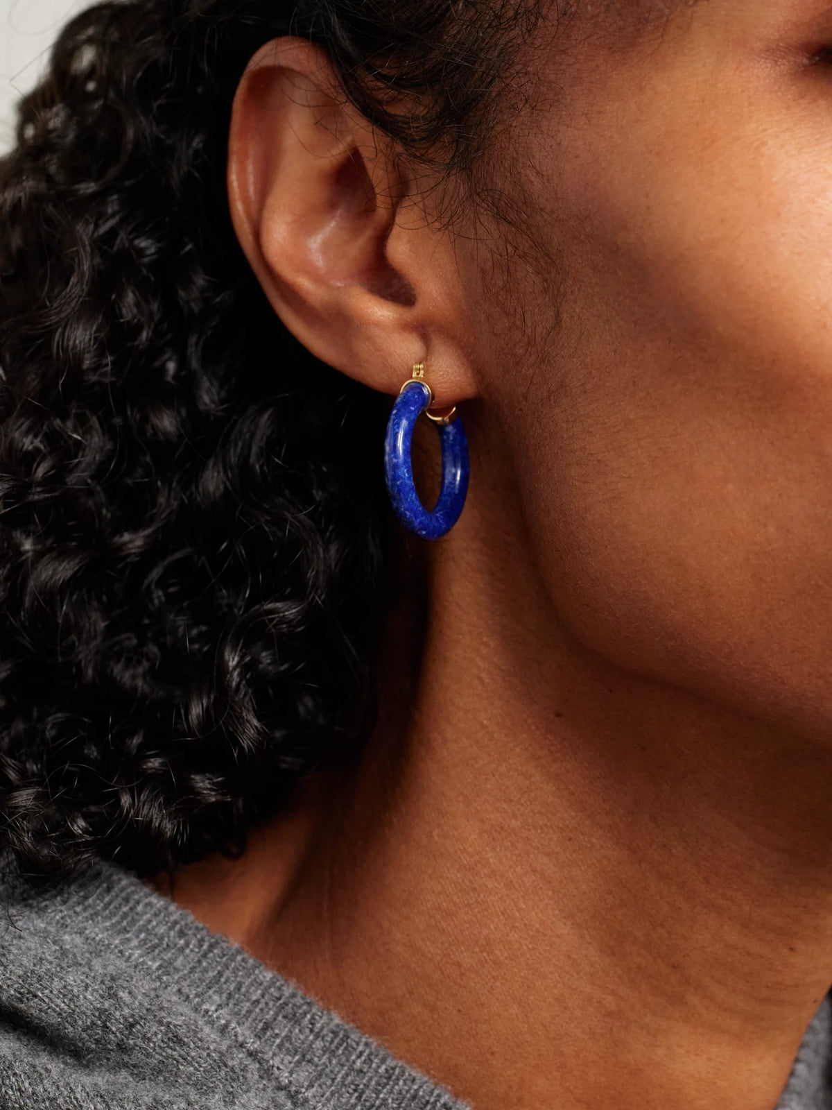 Image of Earrings. Product name - 14-karat Gold Lapis Lazuli Hoop Earrings in Blue colour by brand - Mateo