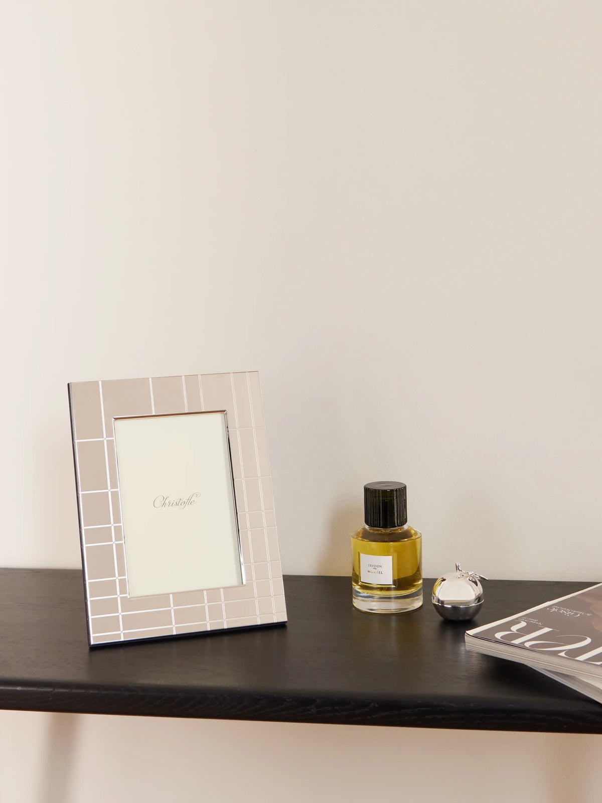 Image of Decor. Product name - Graphik Stainless Steel Frame, 10 X 15cm in Silver colour by brand - Christofle