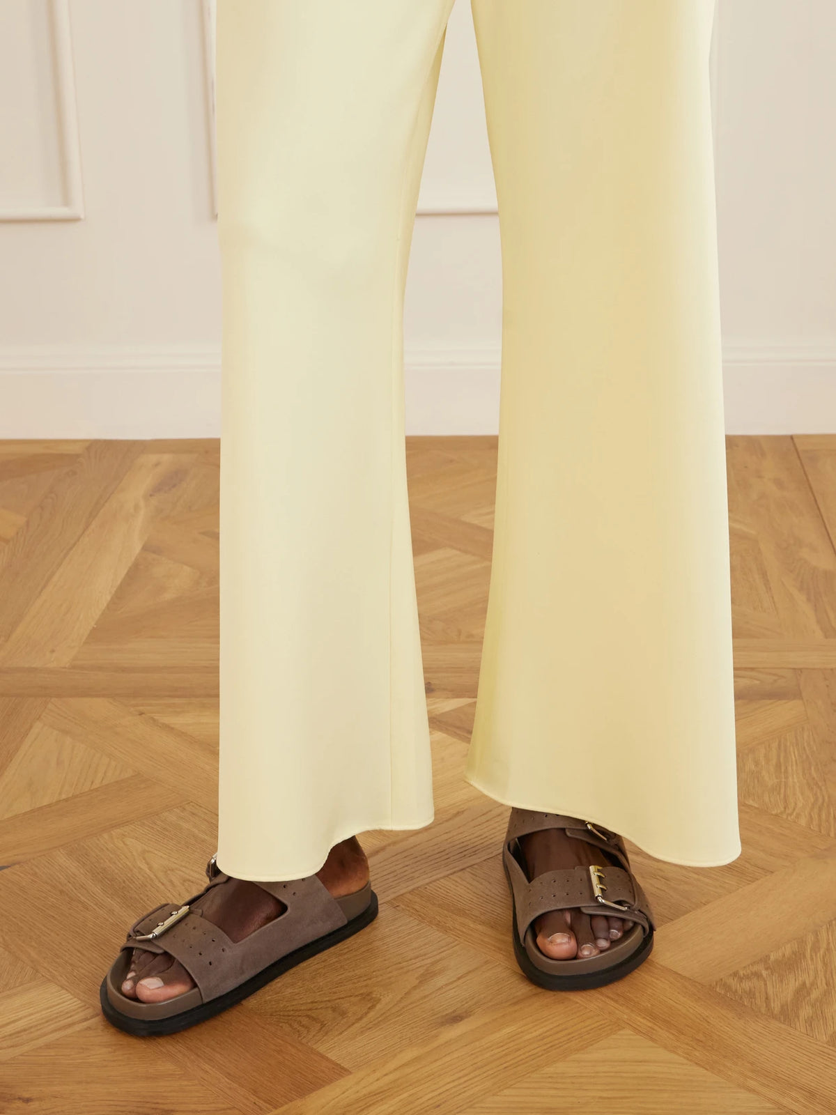 Leon Suede Sandals
