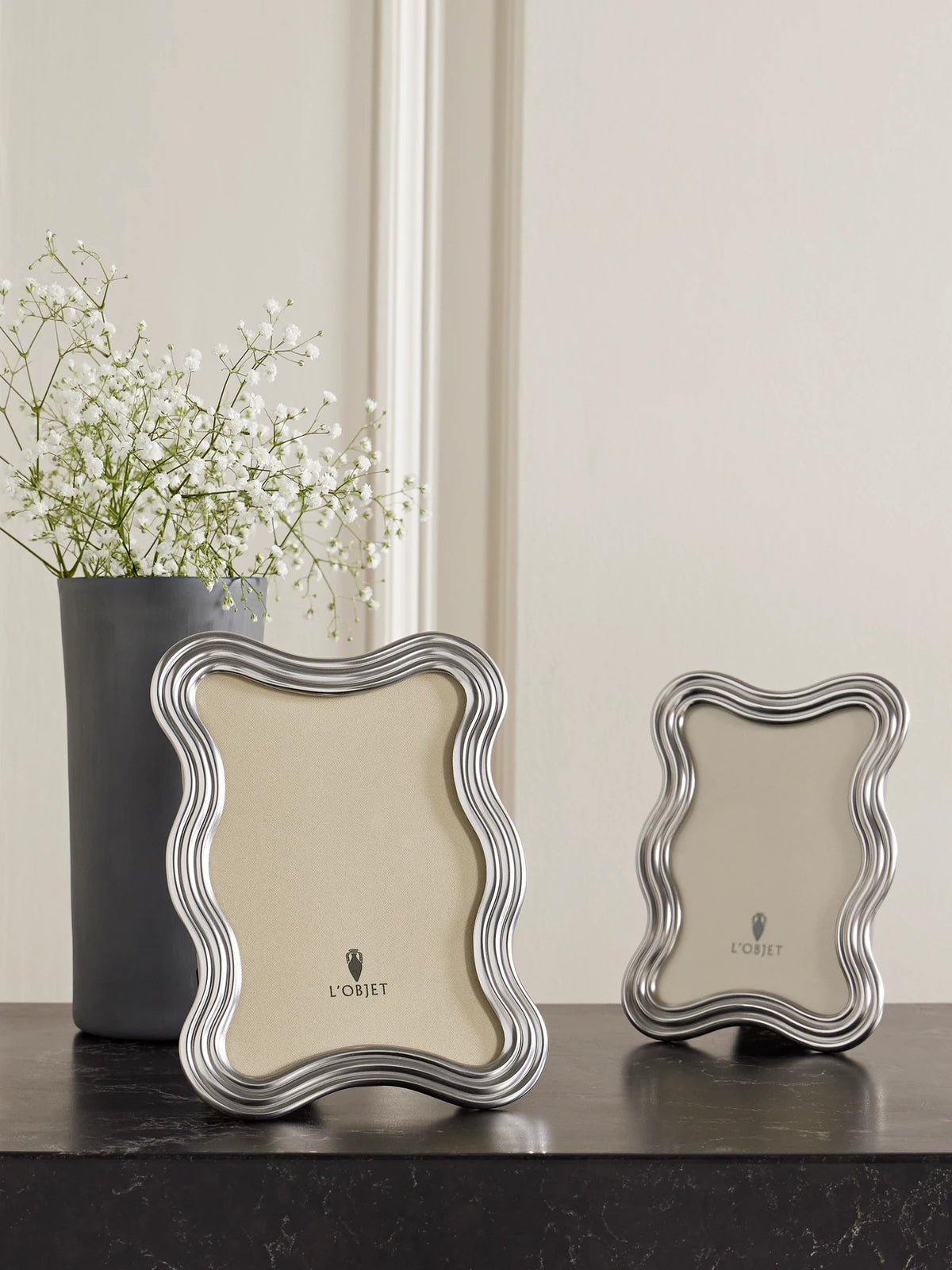 Image of Decor. Product name - Ripple Platinum-plated 4x6 Picture Frame in Silver colour by brand - L'Objet