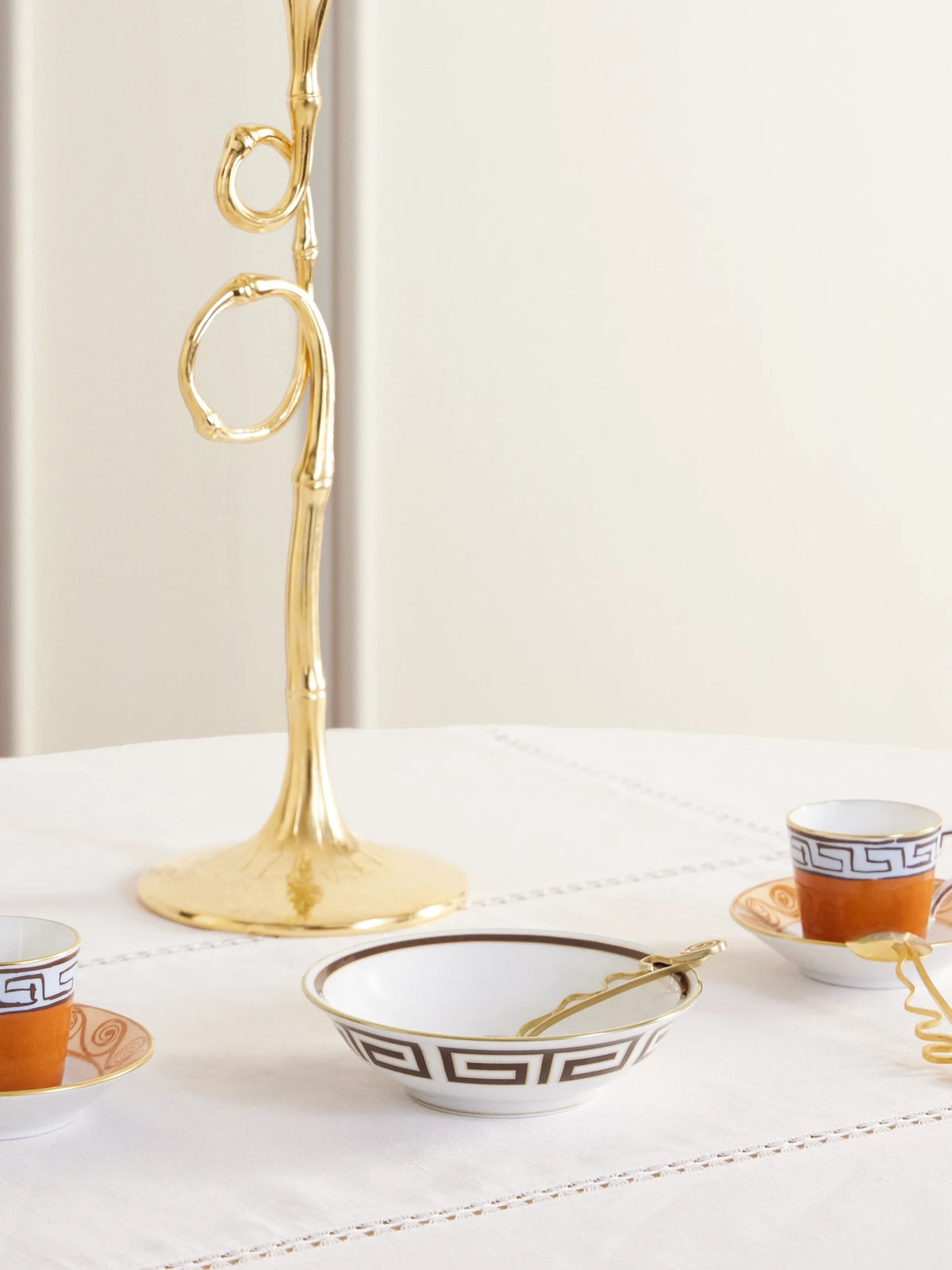 Image of Tableware. Product name - + Gio Ponti Labirinto Porcelain Bowl in White colour by brand - GINORI 1735