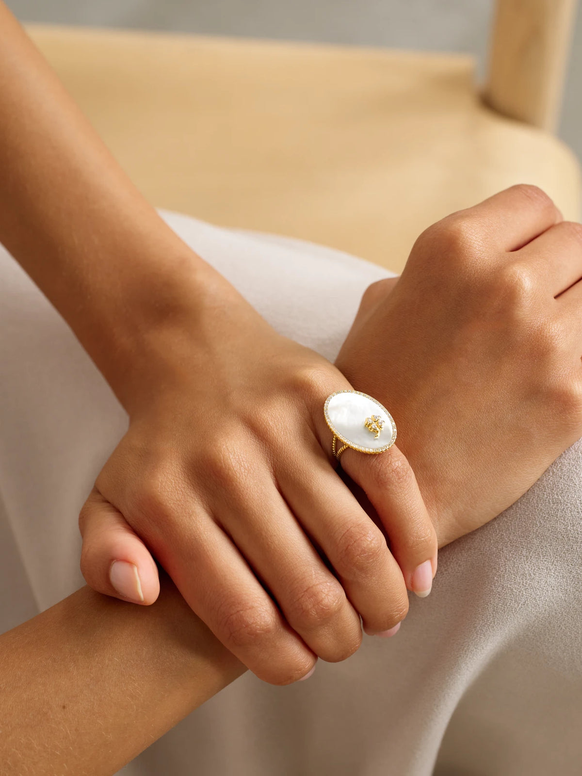 Image of Rings. Product name - Médaillon Trèfle 9-karat Gold, Mother-of-pearl And Diamond Ring in White colour by brand - Yvonne Léon