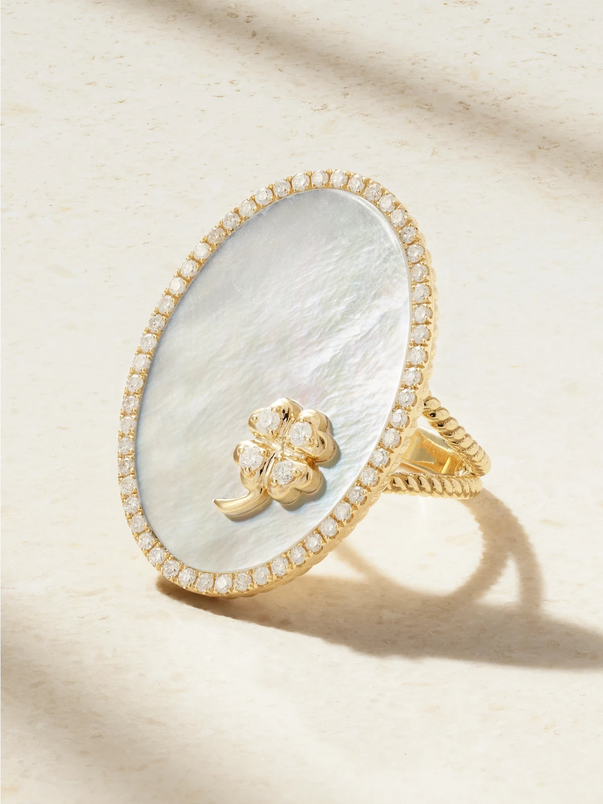 Médaillon Trèfle 9-karat Gold, Mother-of-pearl And Diamond Ring