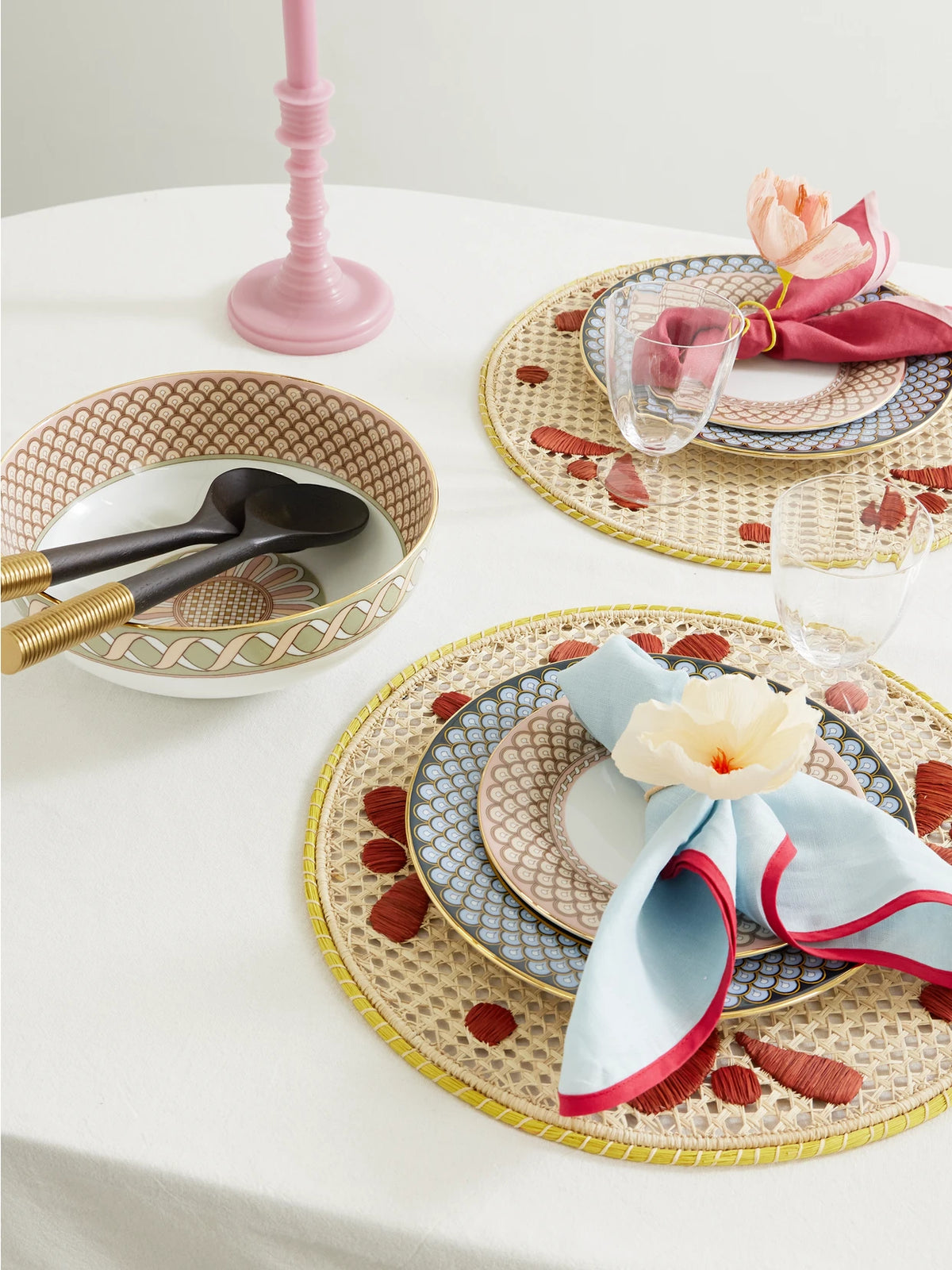 Image of Tableware. Product name - Odysseus Gold-plated Porcelain Serving Bowl in Pink colour by brand - La DoubleJ
