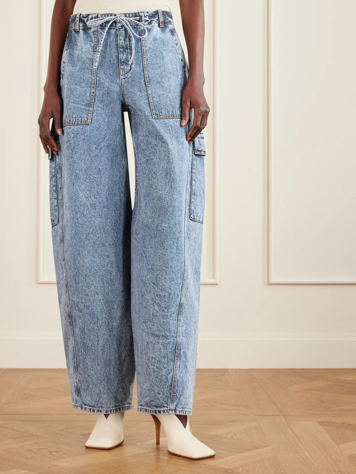 Mid-rise Barrel-leg Jeans