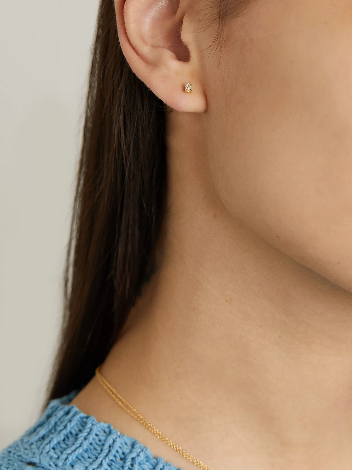 Image of Earrings. Product name - 18-karat Gold Diamond Single Earring in Multi colour by brand - Jennifer Meyer
