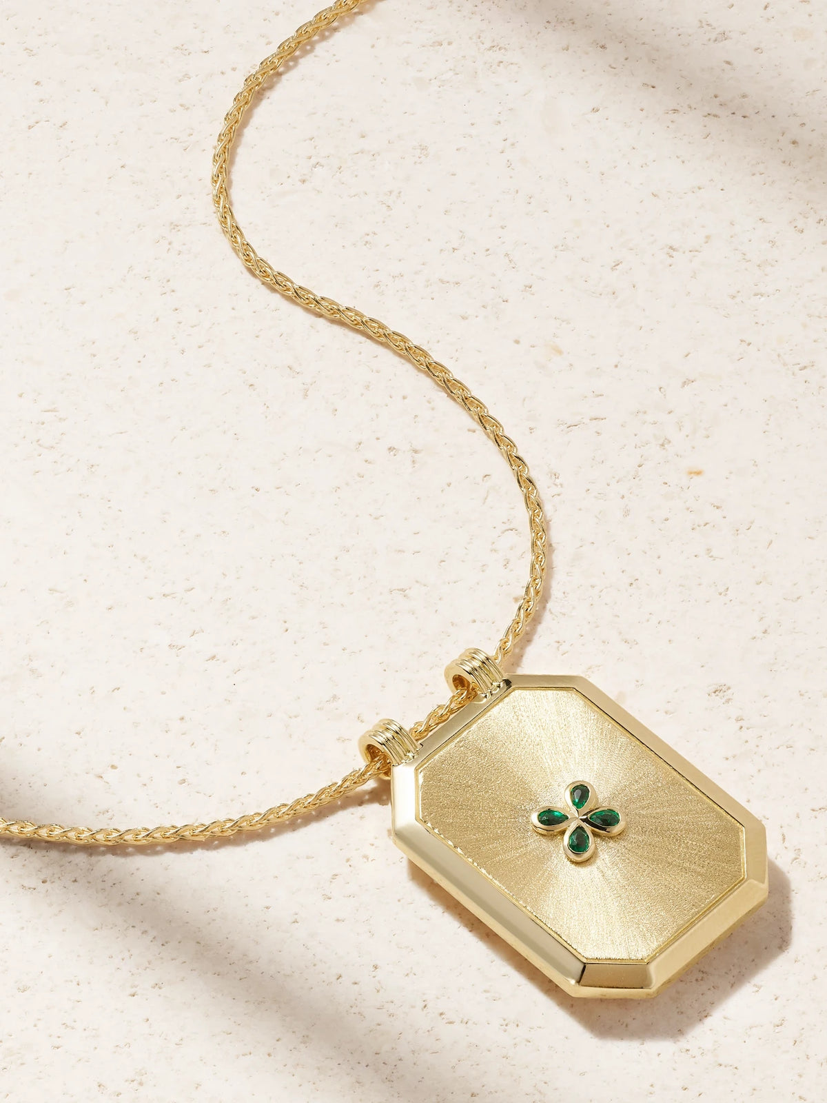 Luck Scapular 18-karat Gold Emerald Necklace