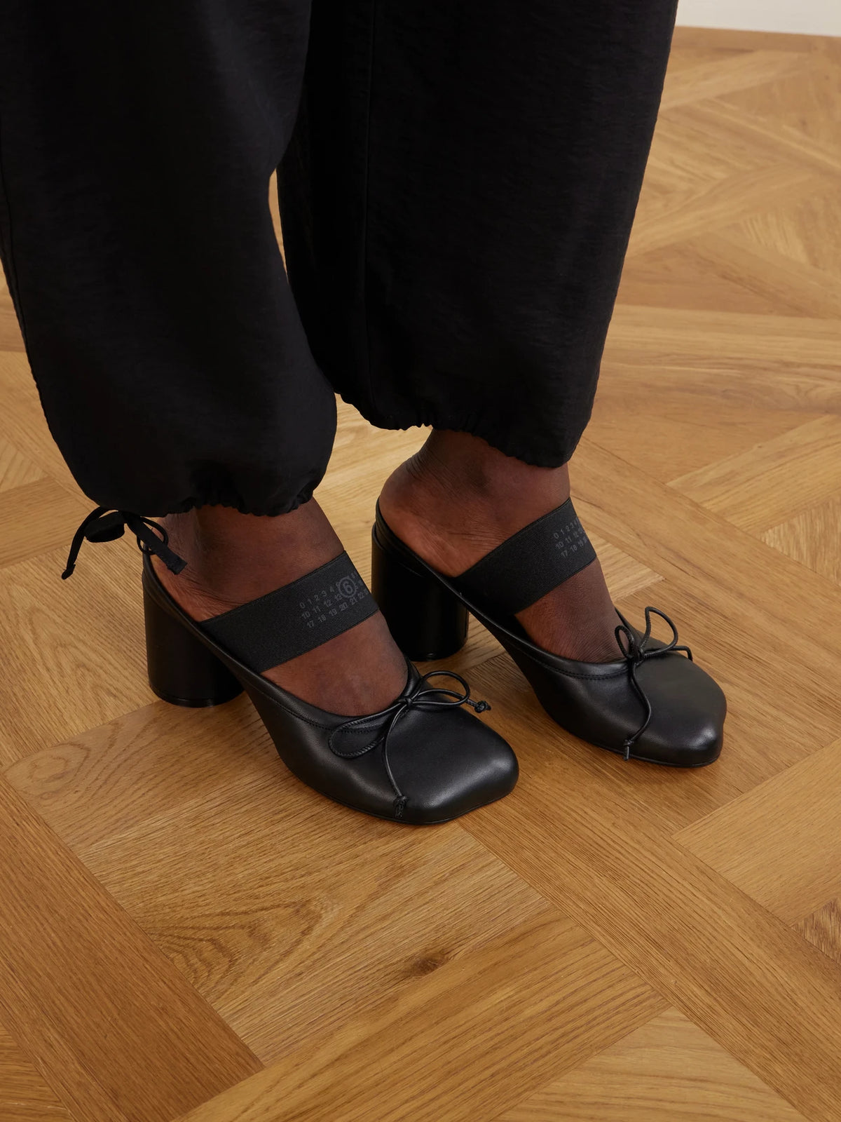 Bow-detailed Leather Mules