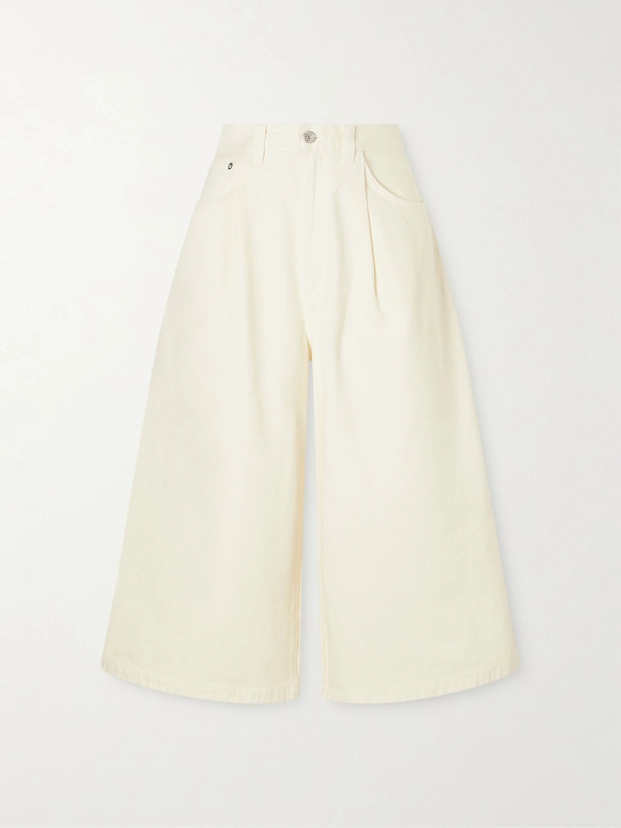 Image of a model wearing Shorts. Product name - 80's Gaucho Organic Cotton Shorts in Cream colour by brand - AGOLDE