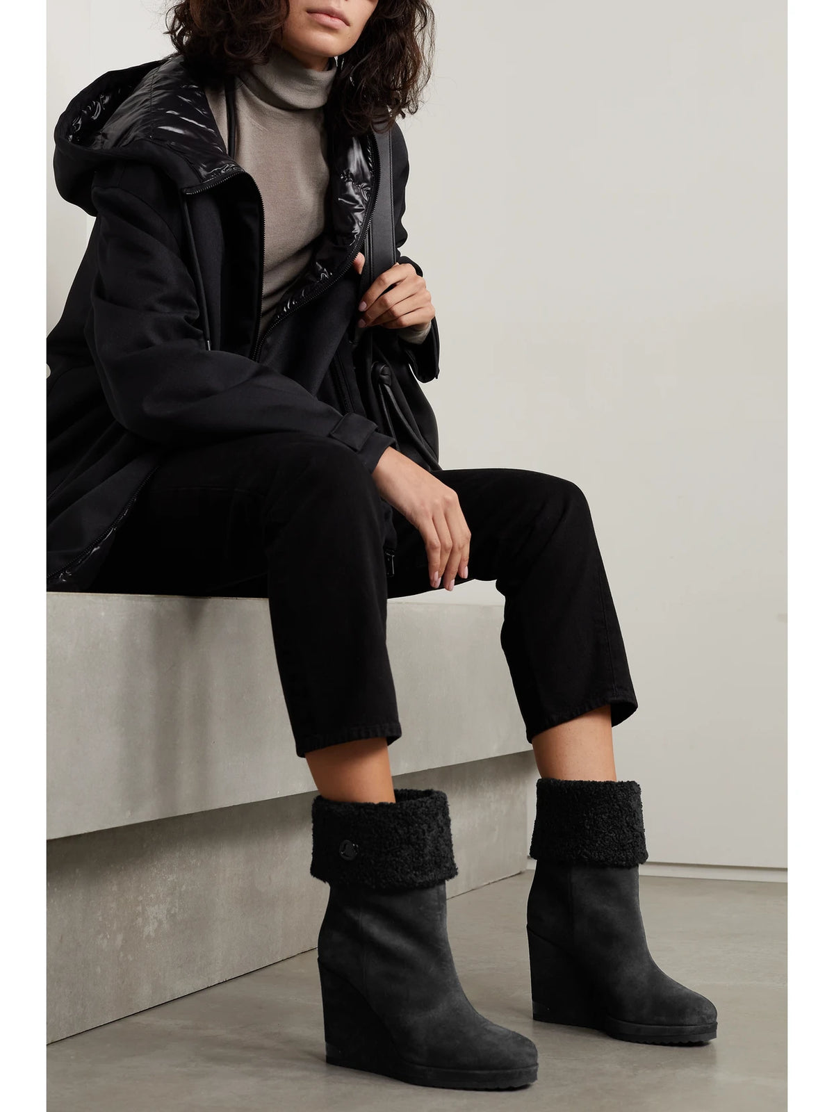 W Short Plush-lined Suede Wedge Ankle Boots