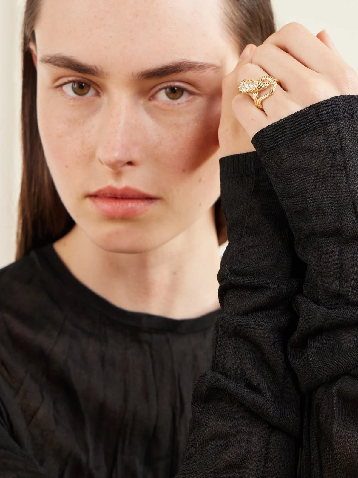 Image of Rings. Product name - Snake 18-karat Gold, Emerald And Diamond Ring in Multi colour by brand - Ilaria Icardi