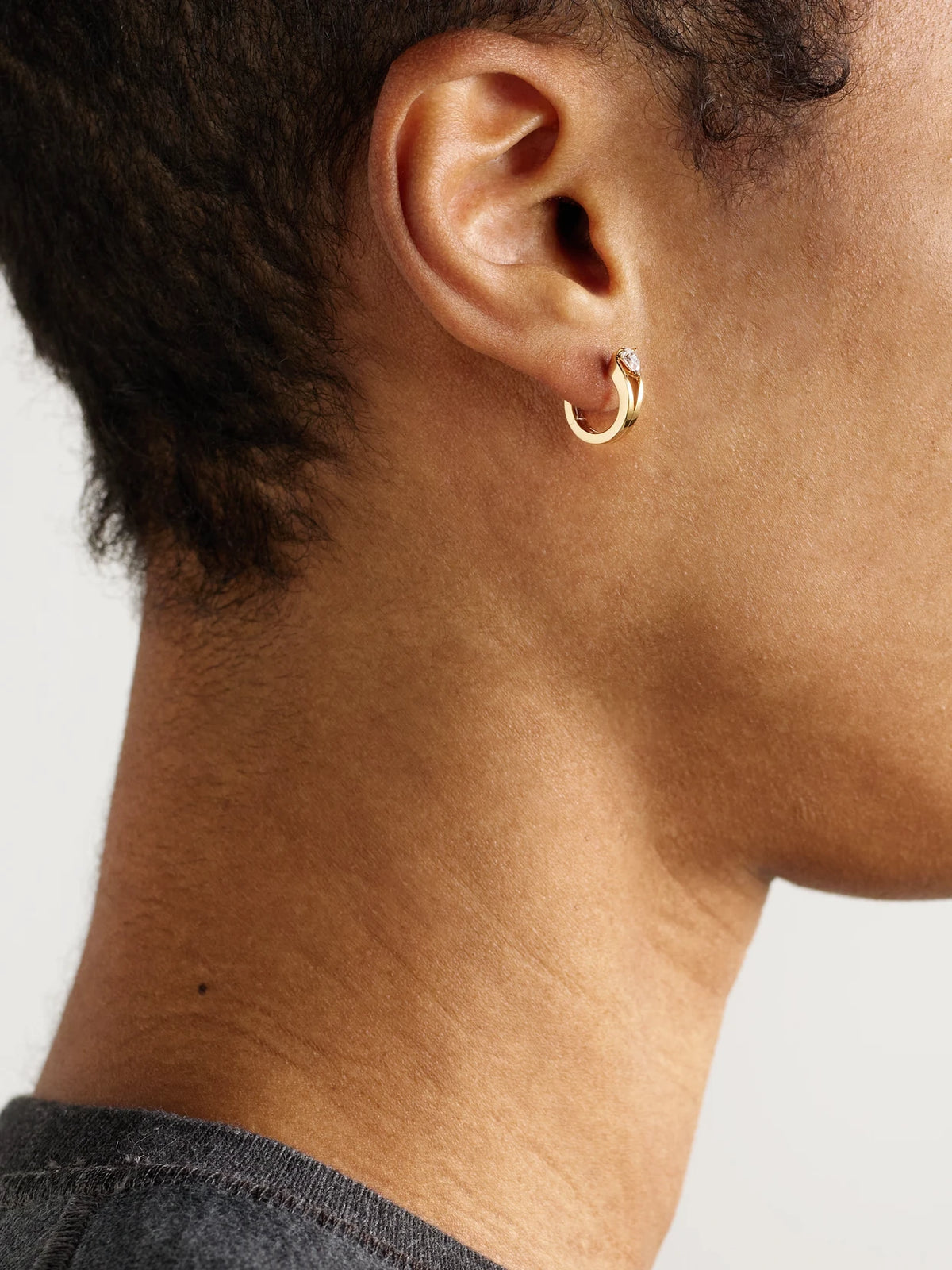 Image of Earrings. Product name - Serti Inversé 18-karat Rose Gold Diamond Single Earring in Multi colour by brand - Repossi