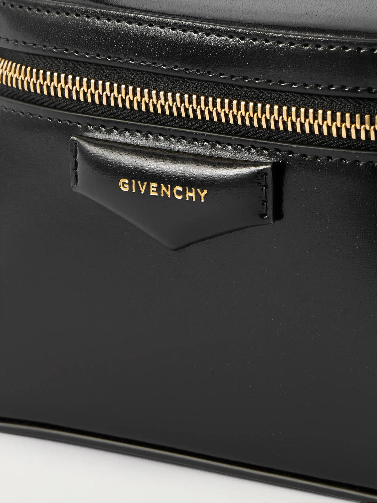 Antigona Leather Shoulder Bag
